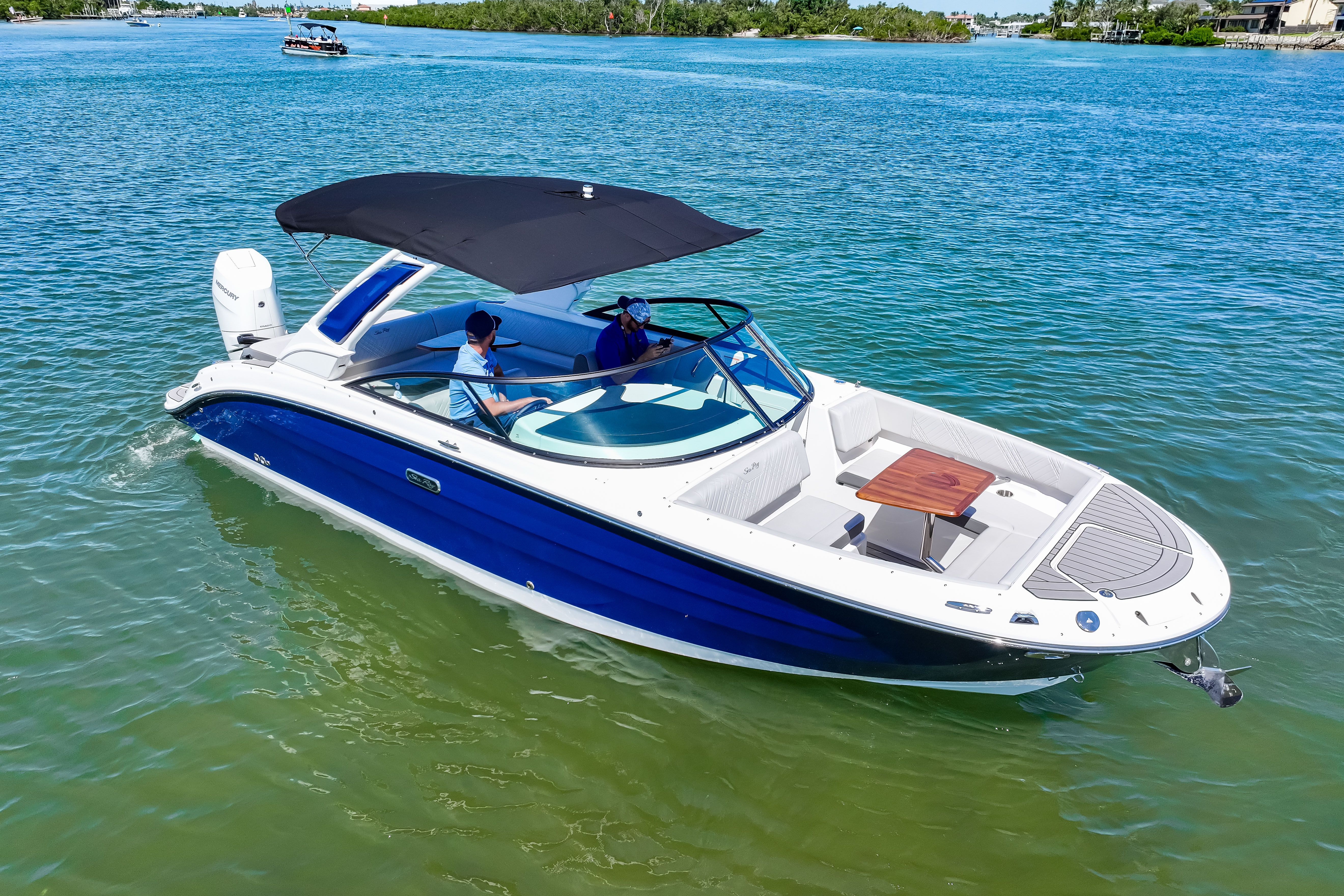 2025 Sea Ray SDX 270 Outboard Image Thumbnail #3