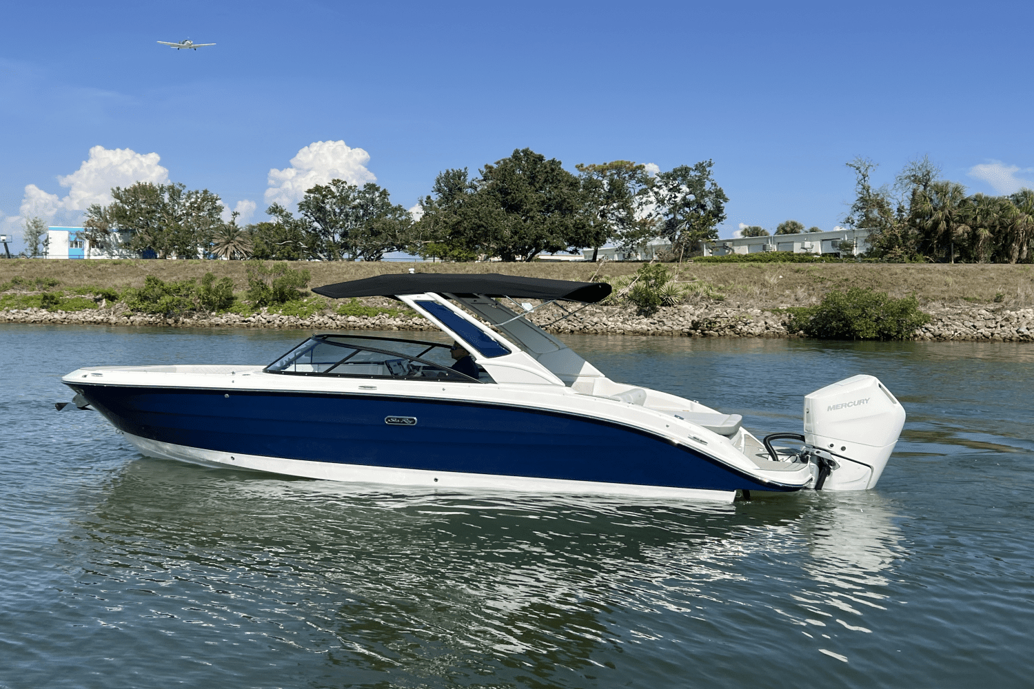 2025 Sea Ray SDX 270 Outboard Image Thumbnail #30