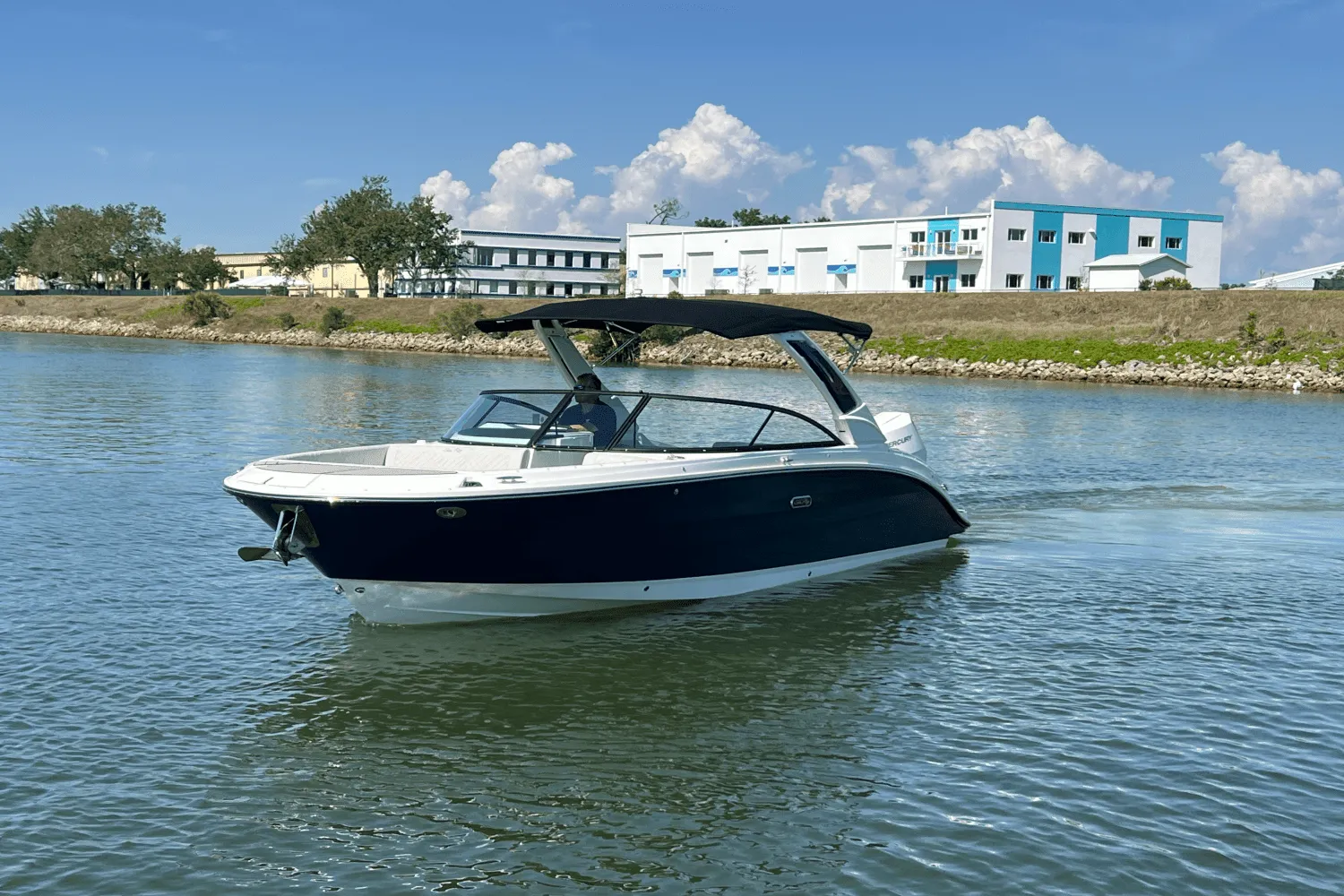2025 Sea Ray SDX 270 Outboard Image Thumbnail #41
