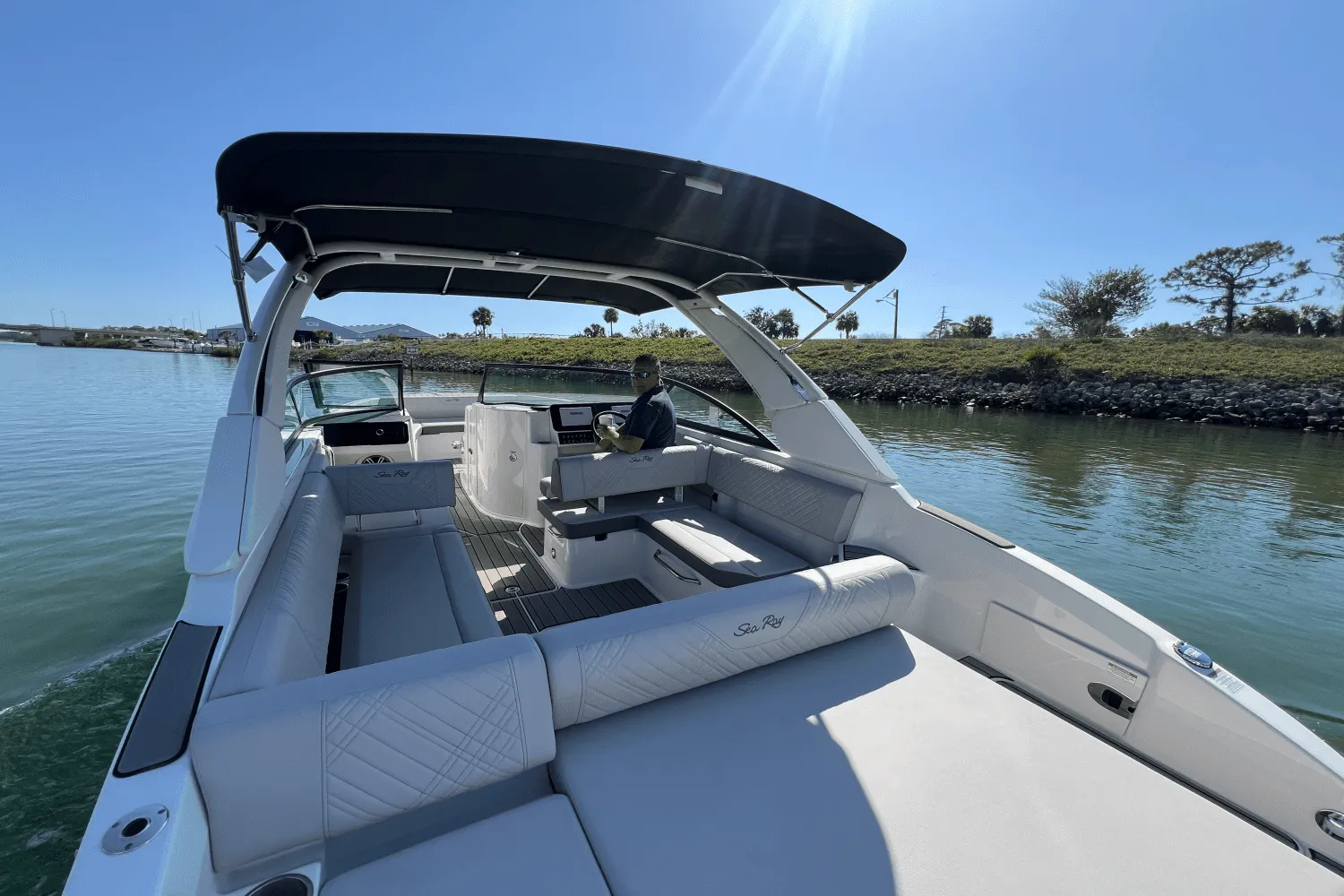 2025 Sea Ray SDX 270 Outboard Image Thumbnail #79