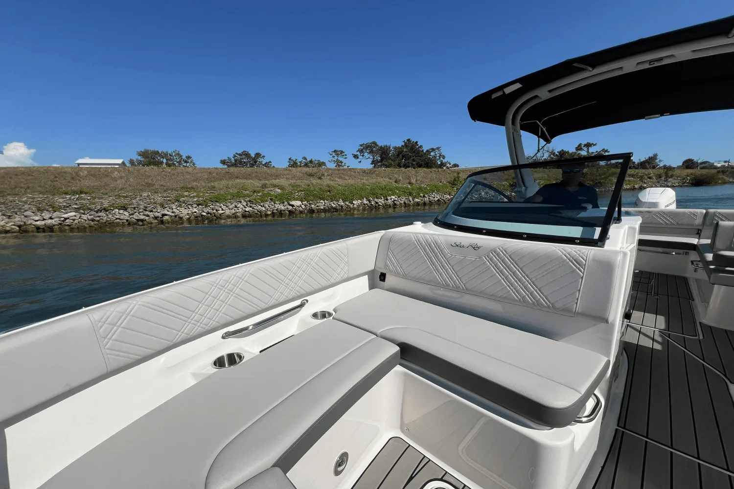 2025 Sea Ray SDX 270 Outboard Image Thumbnail #55