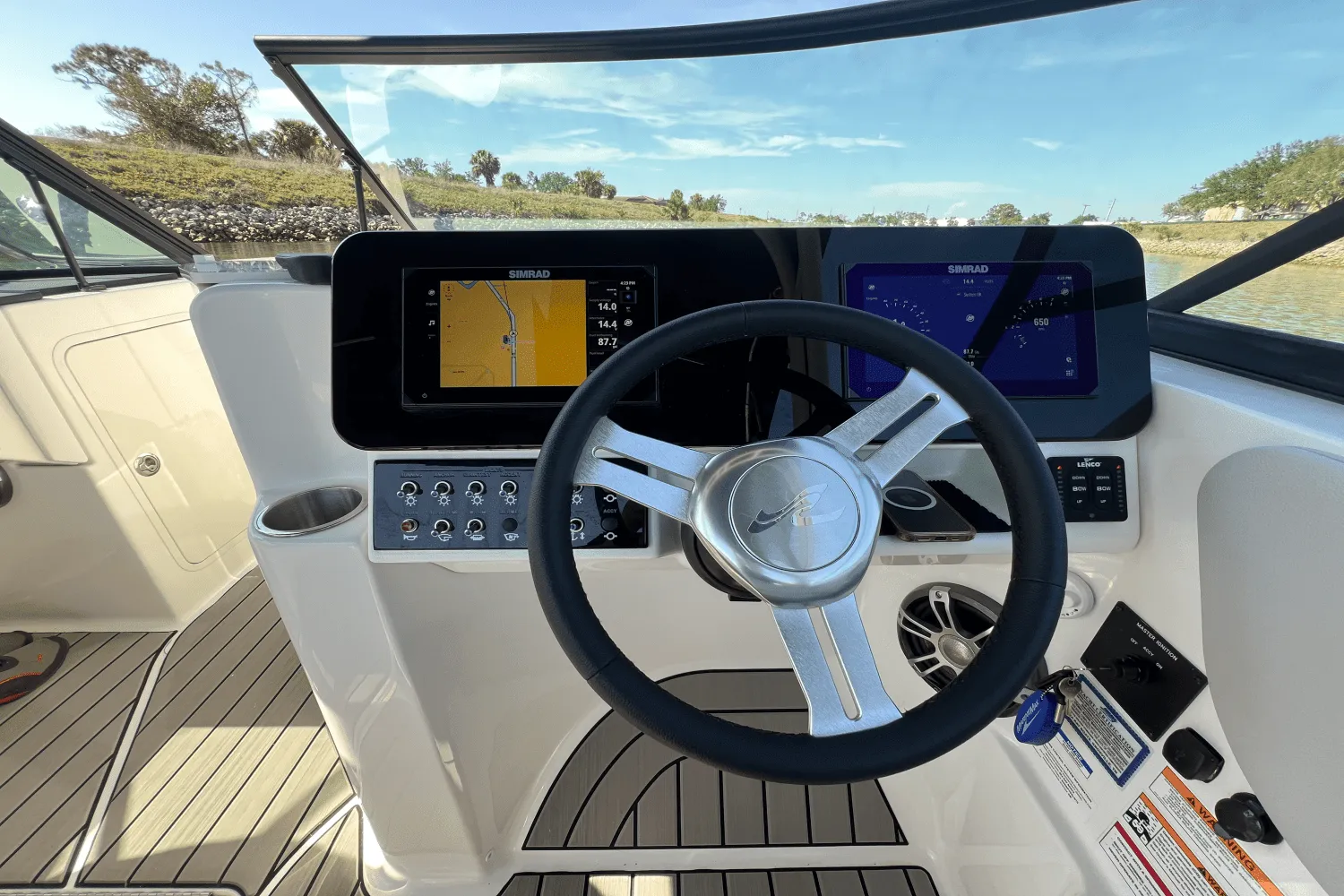 2025 Sea Ray SDX 270 Outboard Image Thumbnail #63