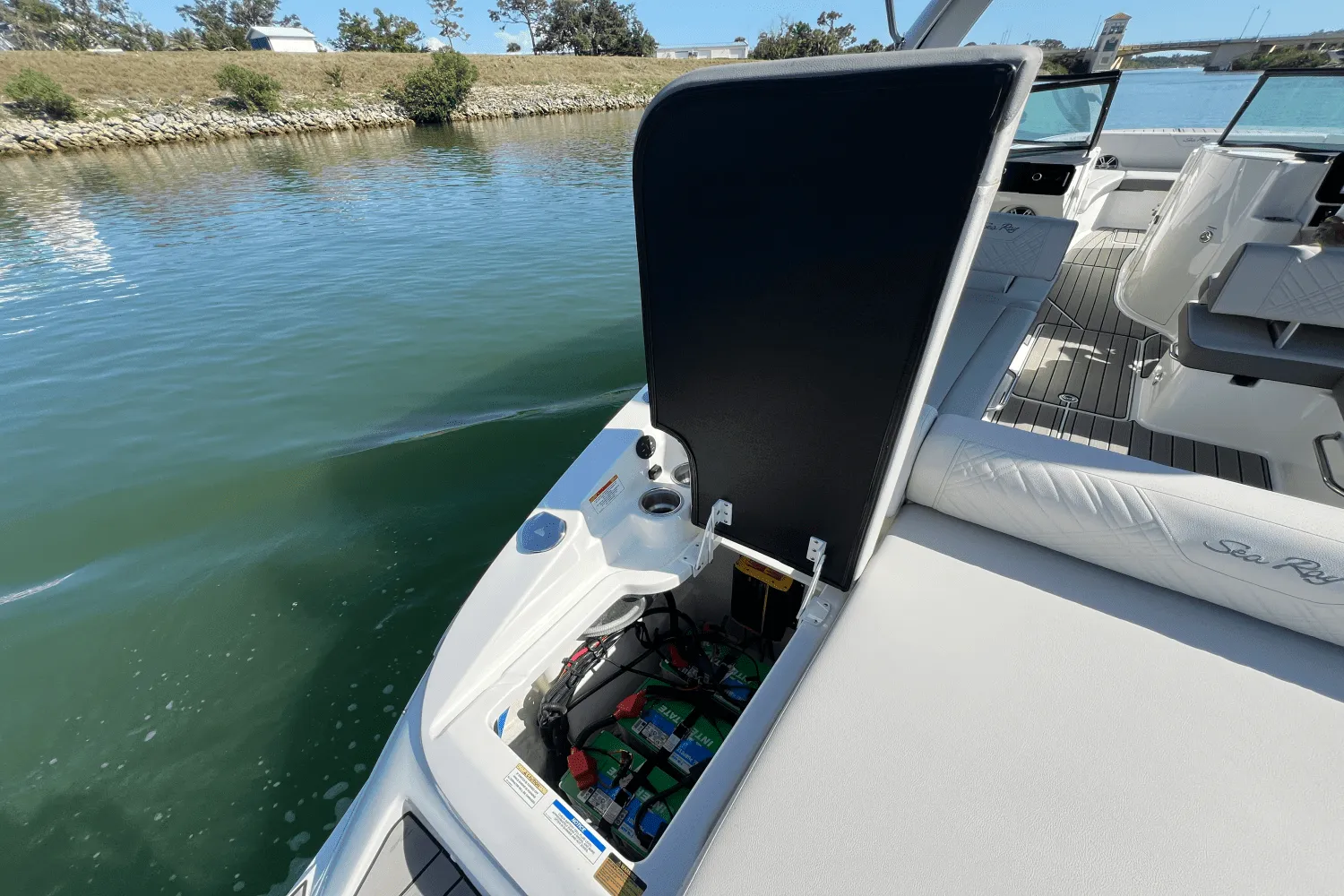 2025 Sea Ray SDX 270 Outboard Image Thumbnail #82