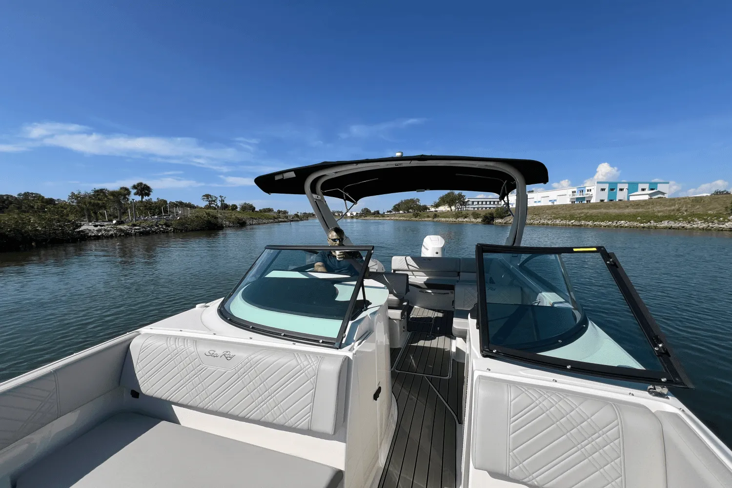 2025 Sea Ray SDX 270 Outboard Image Thumbnail #90