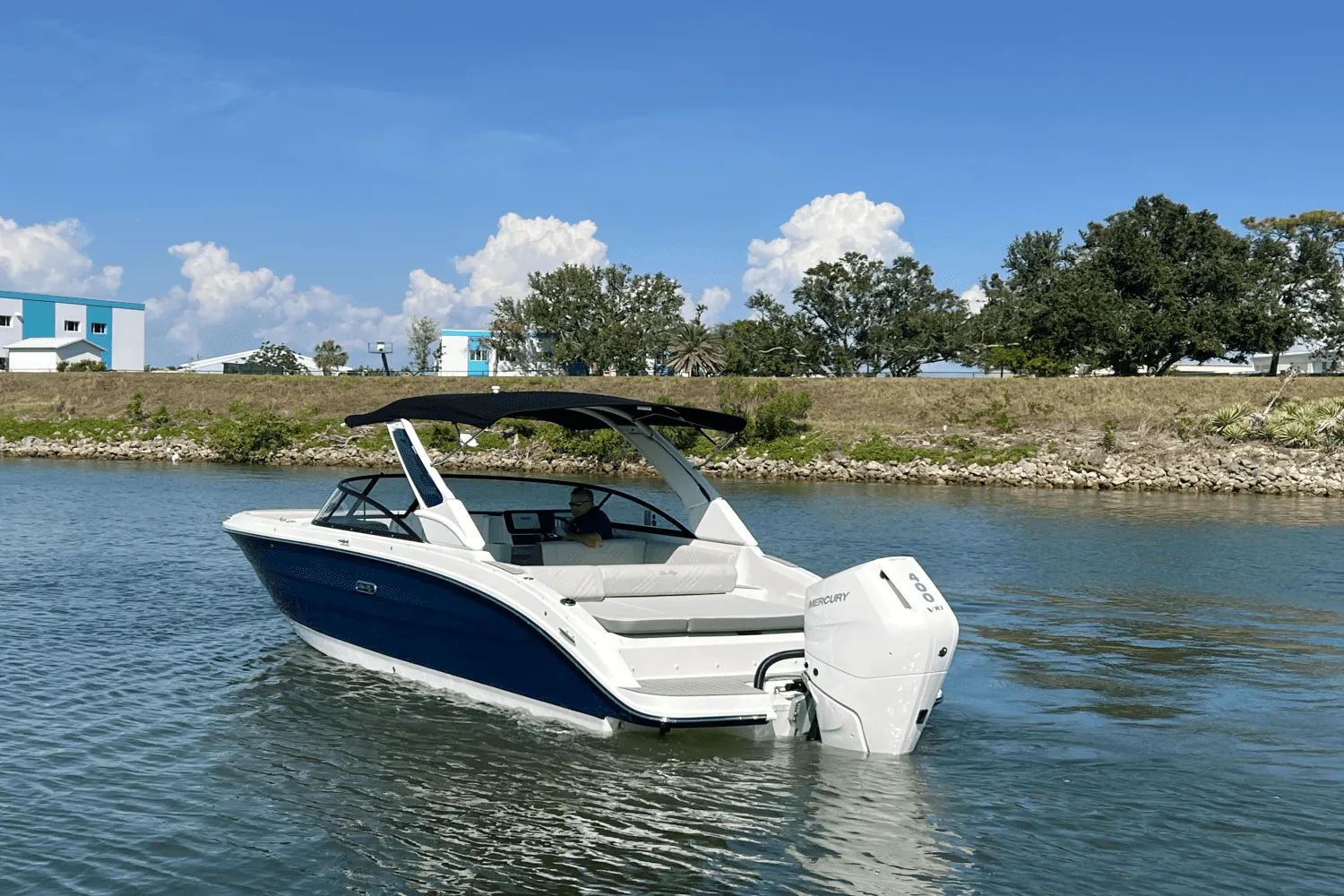 2025 Sea Ray SDX 270 Outboard Image Thumbnail #34