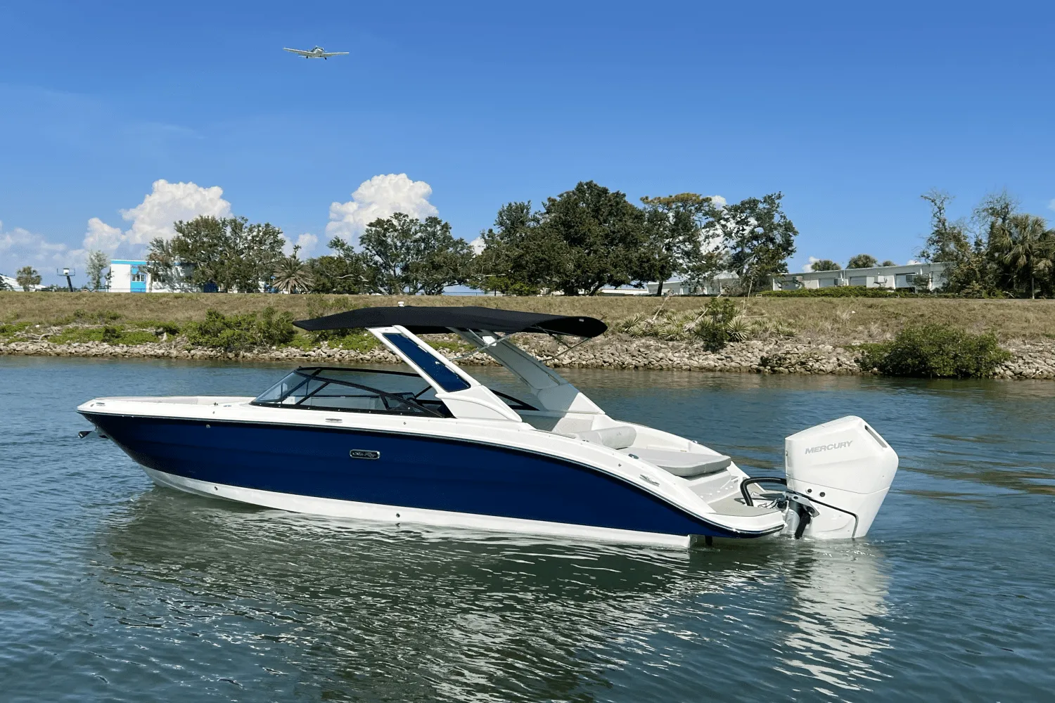 2025 Sea Ray SDX 270 Outboard Image Thumbnail #31