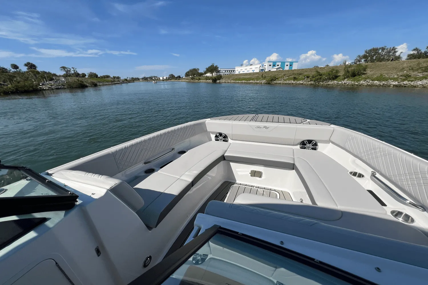 2025 Sea Ray SDX 270 Outboard Image Thumbnail #49