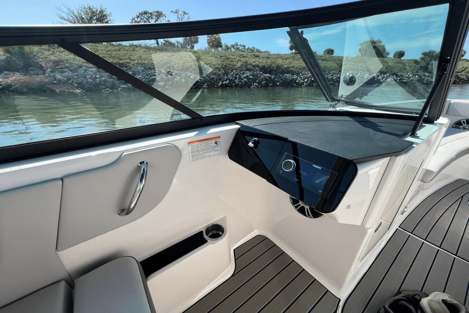 2025 Sea Ray SDX 270 Outboard Image Thumbnail #71