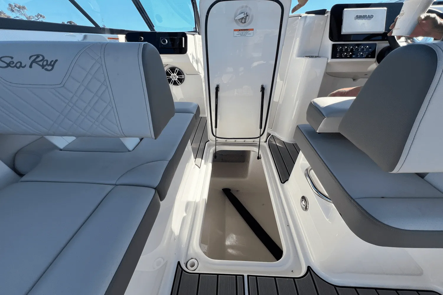 2025 Sea Ray SDX 270 Outboard Image Thumbnail #86