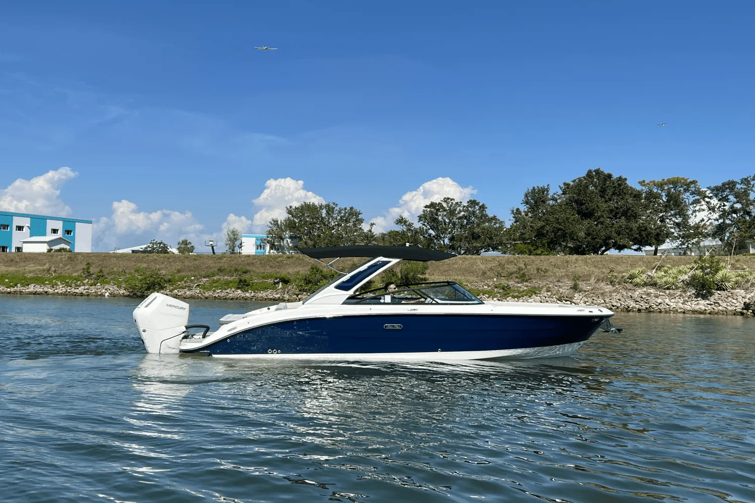 2025 Sea Ray SDX 270 Outboard Image Thumbnail #0