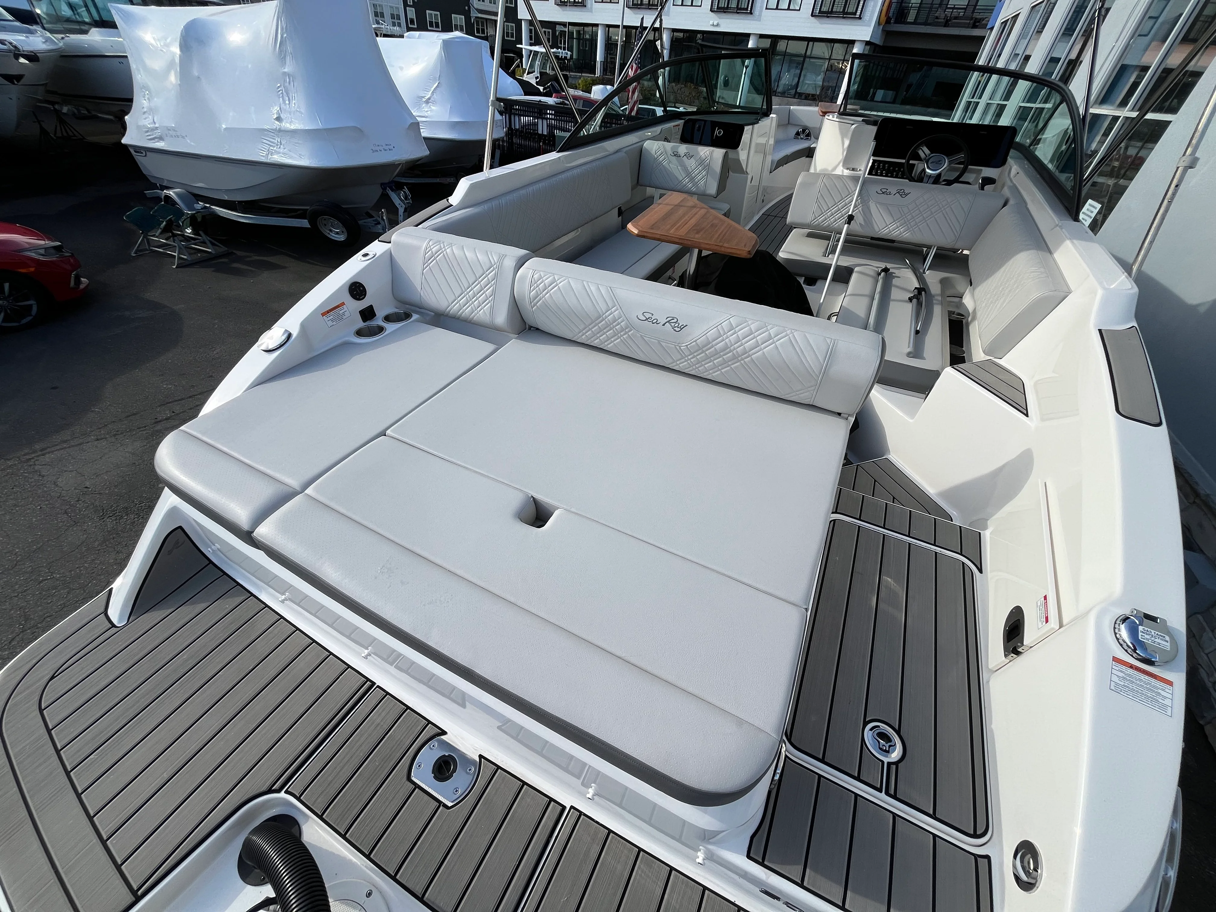 2025 Sea Ray SDX 270 Outboard Image Thumbnail #5