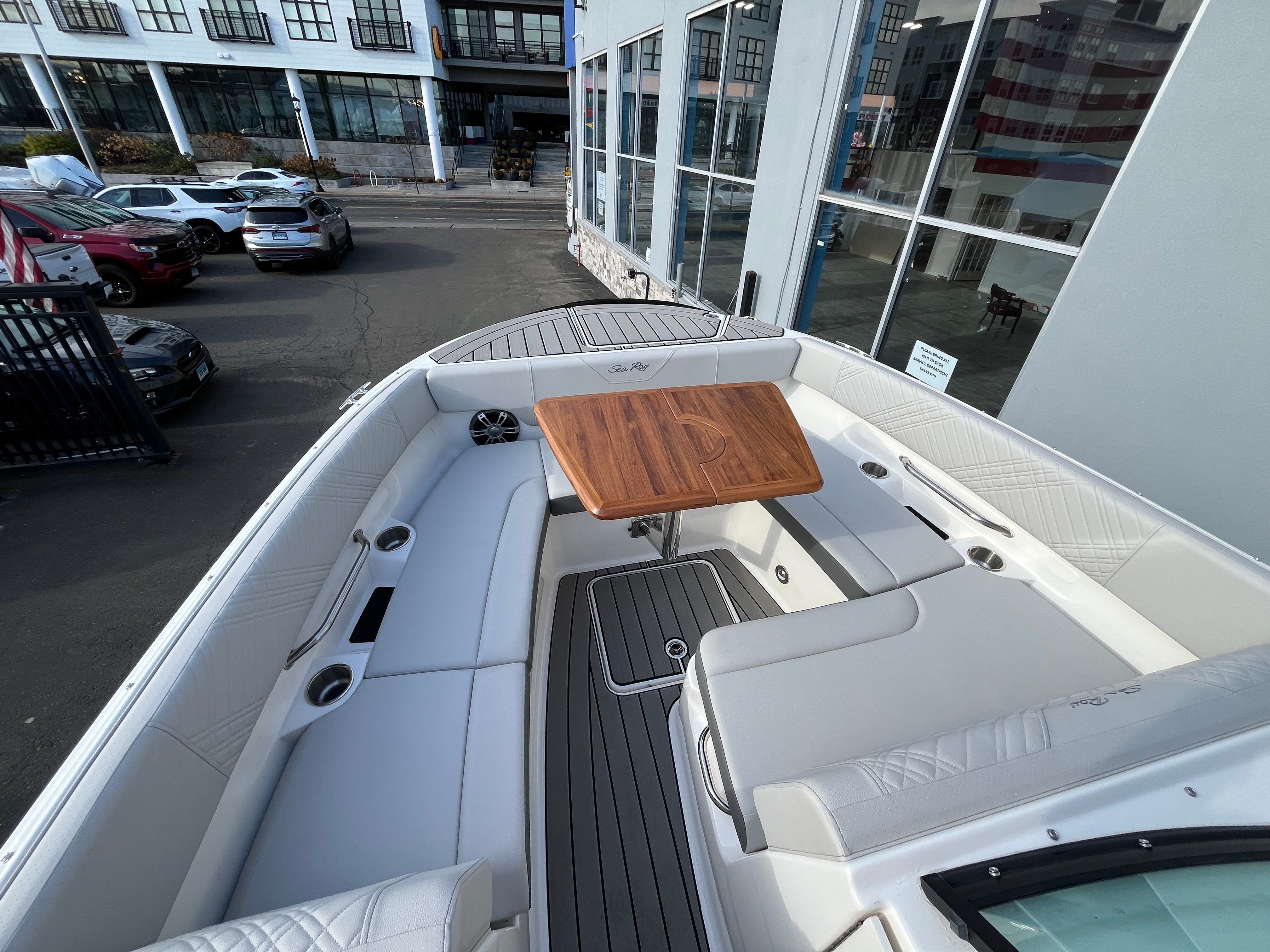 2025 Sea Ray SDX 270 Outboard Image Thumbnail #22