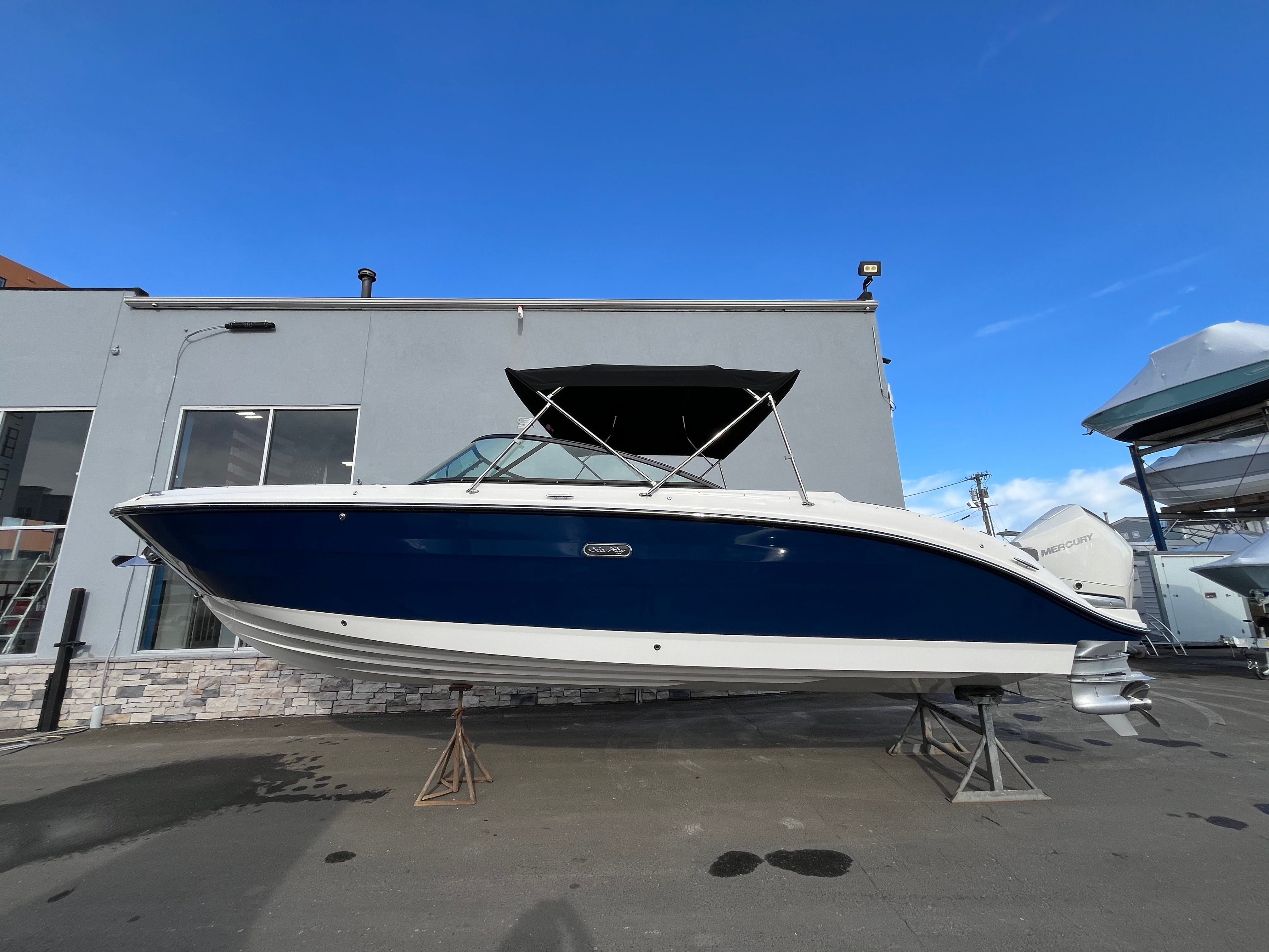 2025 Sea Ray SDX 270 Outboard Image Thumbnail #33