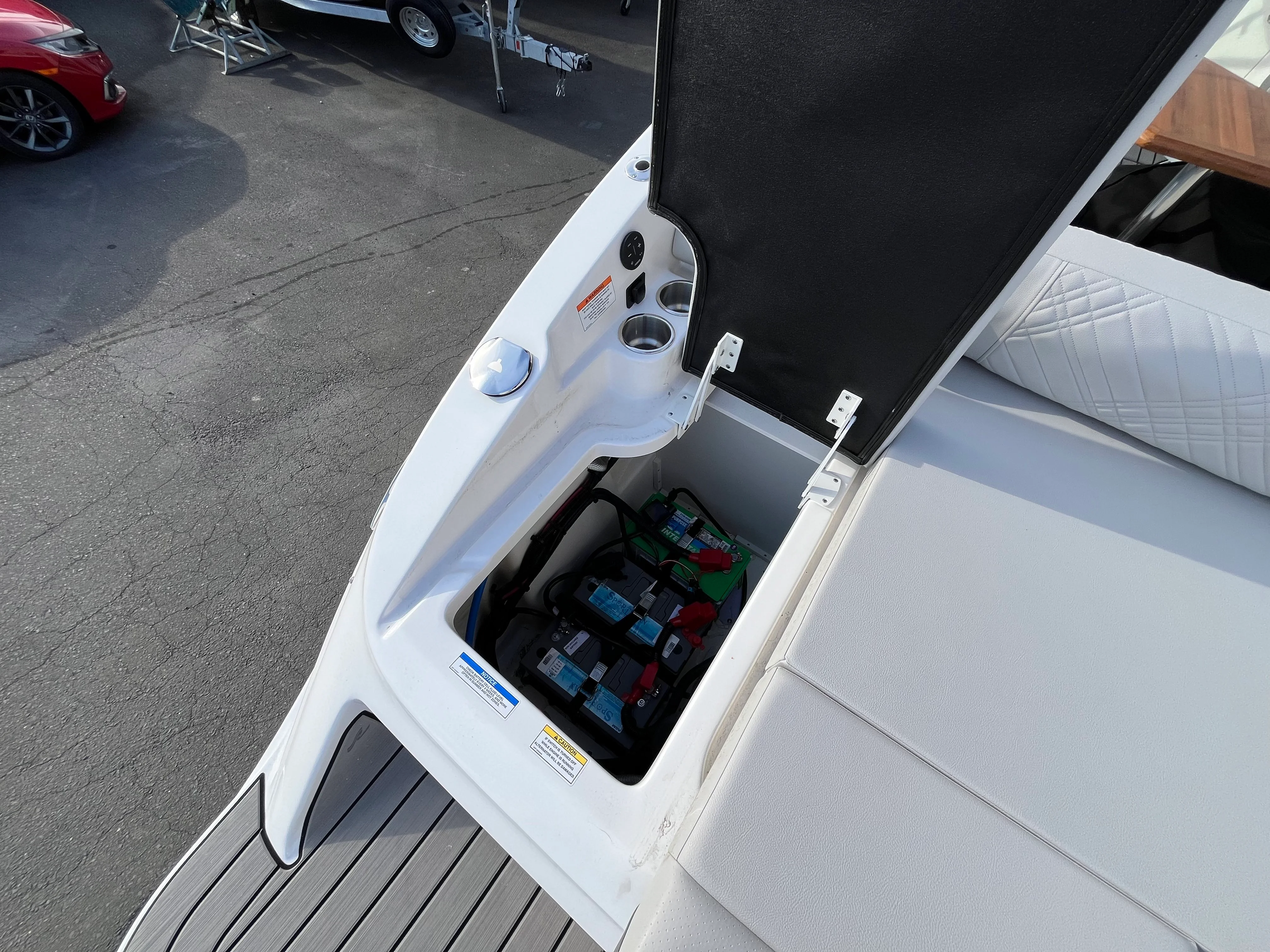 2025 Sea Ray SDX 270 Outboard Image Thumbnail #6