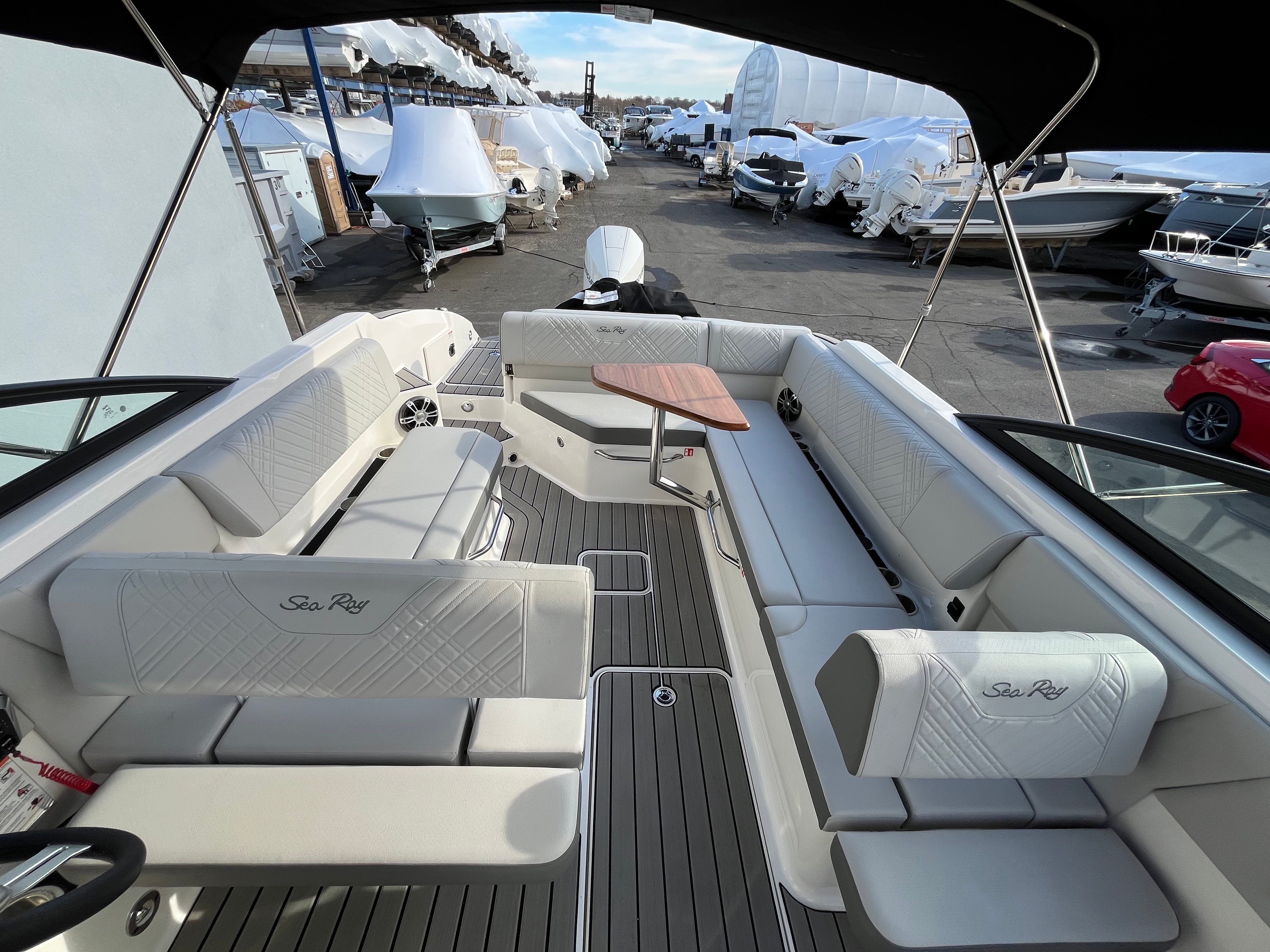 2025 Sea Ray SDX 270 Outboard Image Thumbnail #12