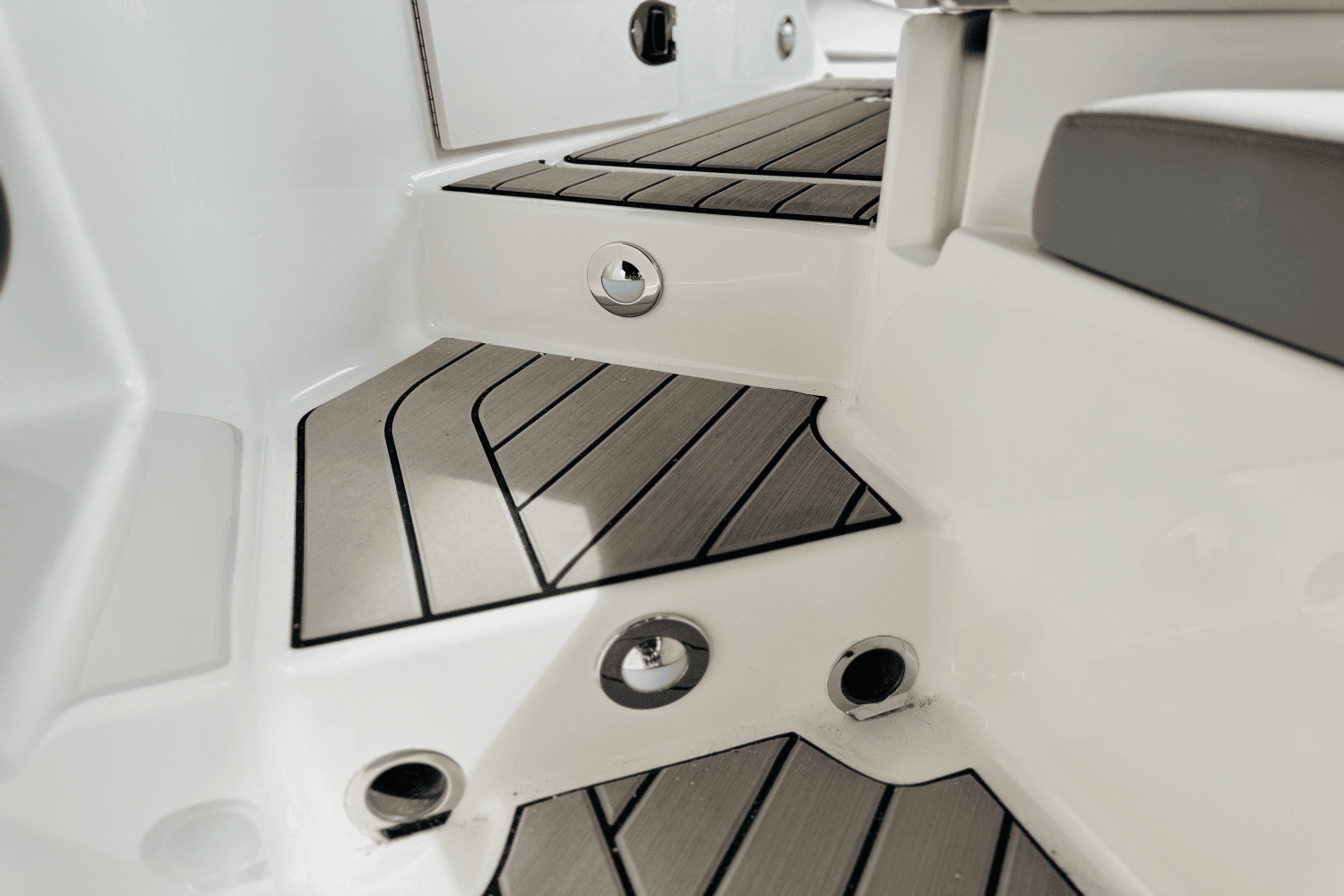 2025 Sea Ray SDX 270 Outboard Image Thumbnail #14