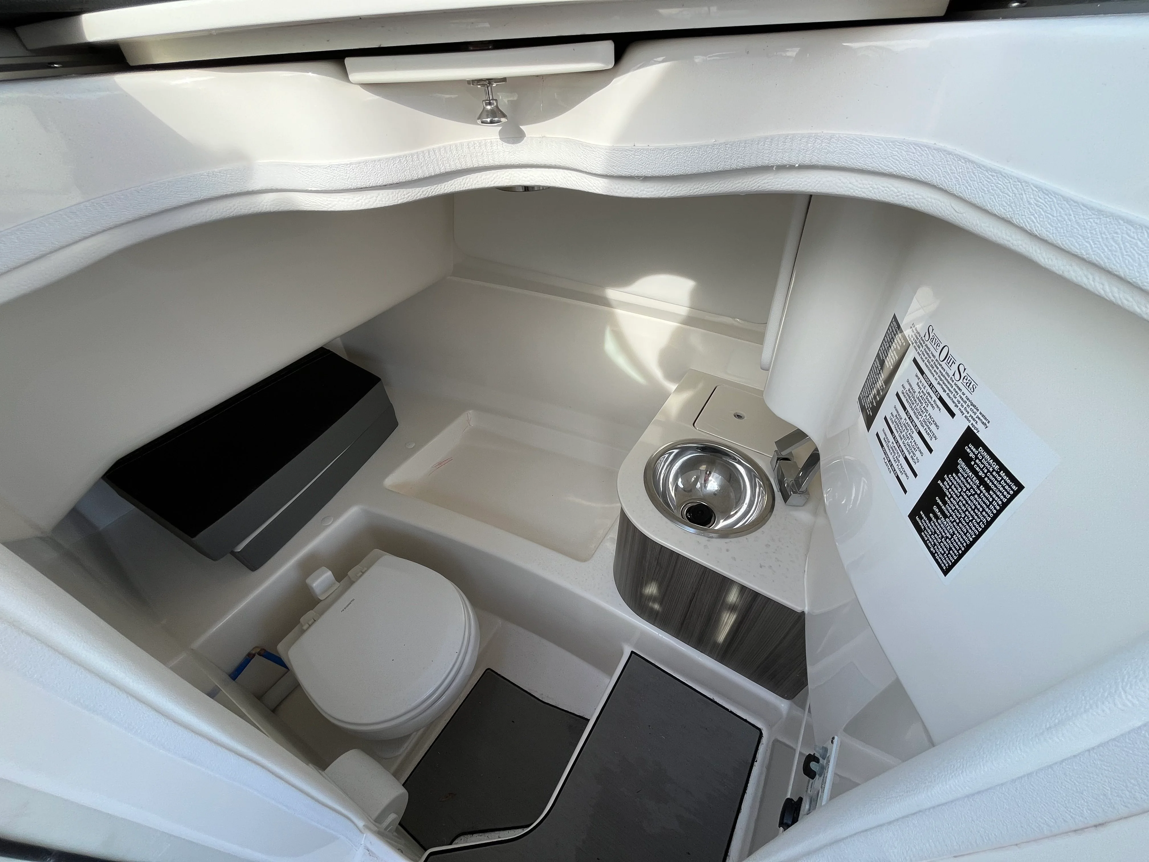 2025 Sea Ray SDX 270 Outboard Image Thumbnail #20