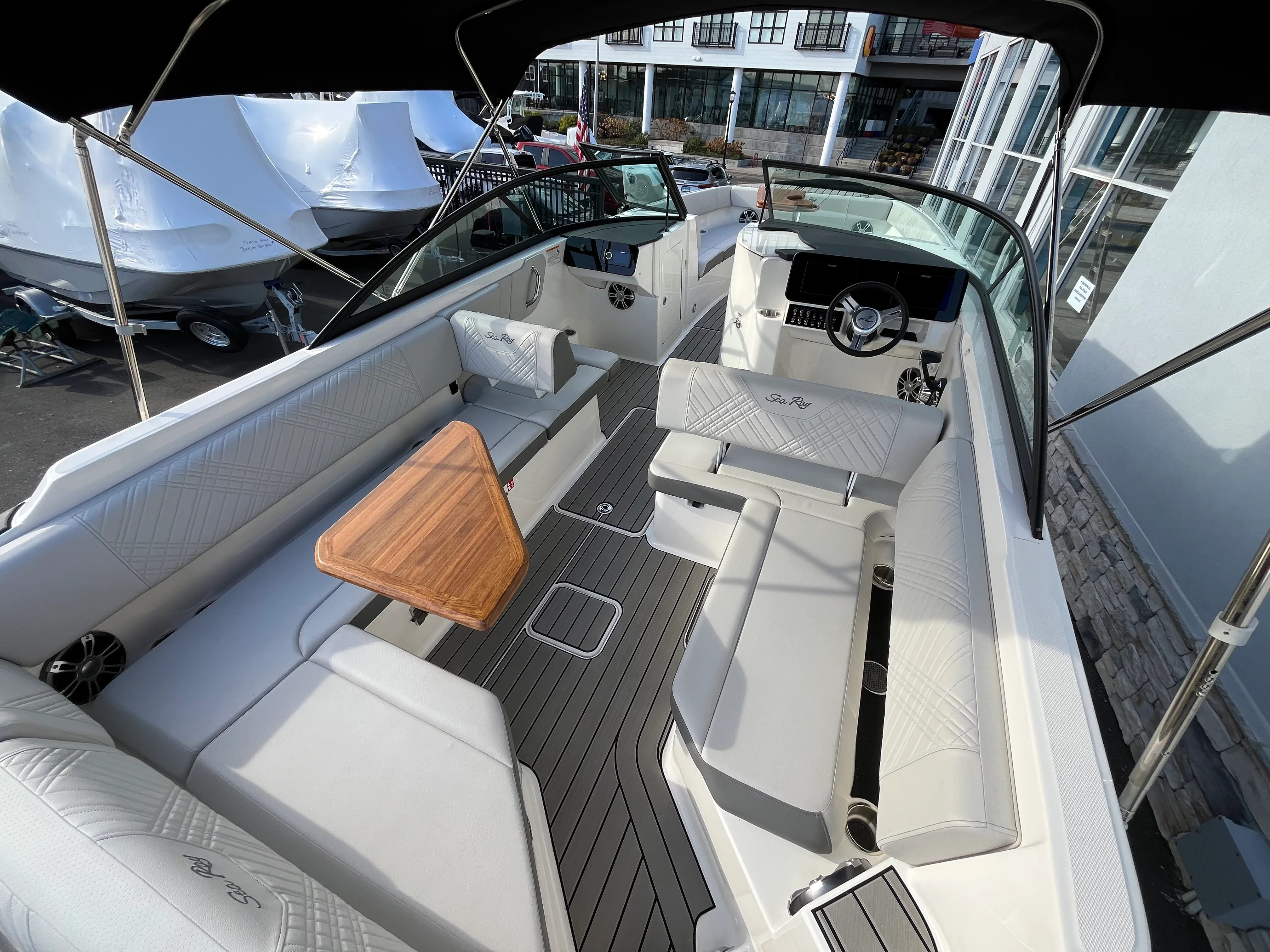 2025 Sea Ray SDX 270 Outboard Image Thumbnail #9