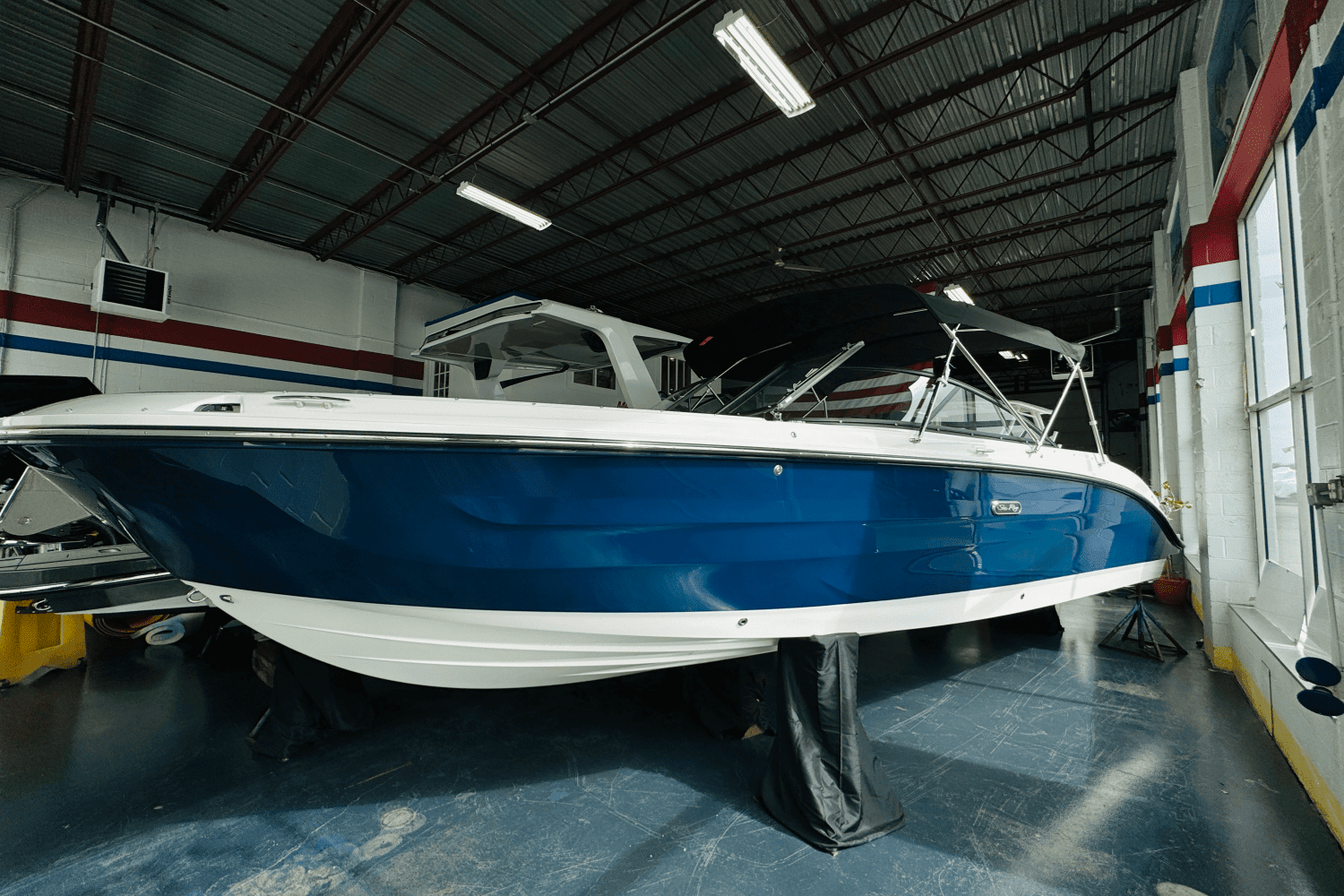 2025 Sea Ray SDX 270 Outboard Image Thumbnail #3