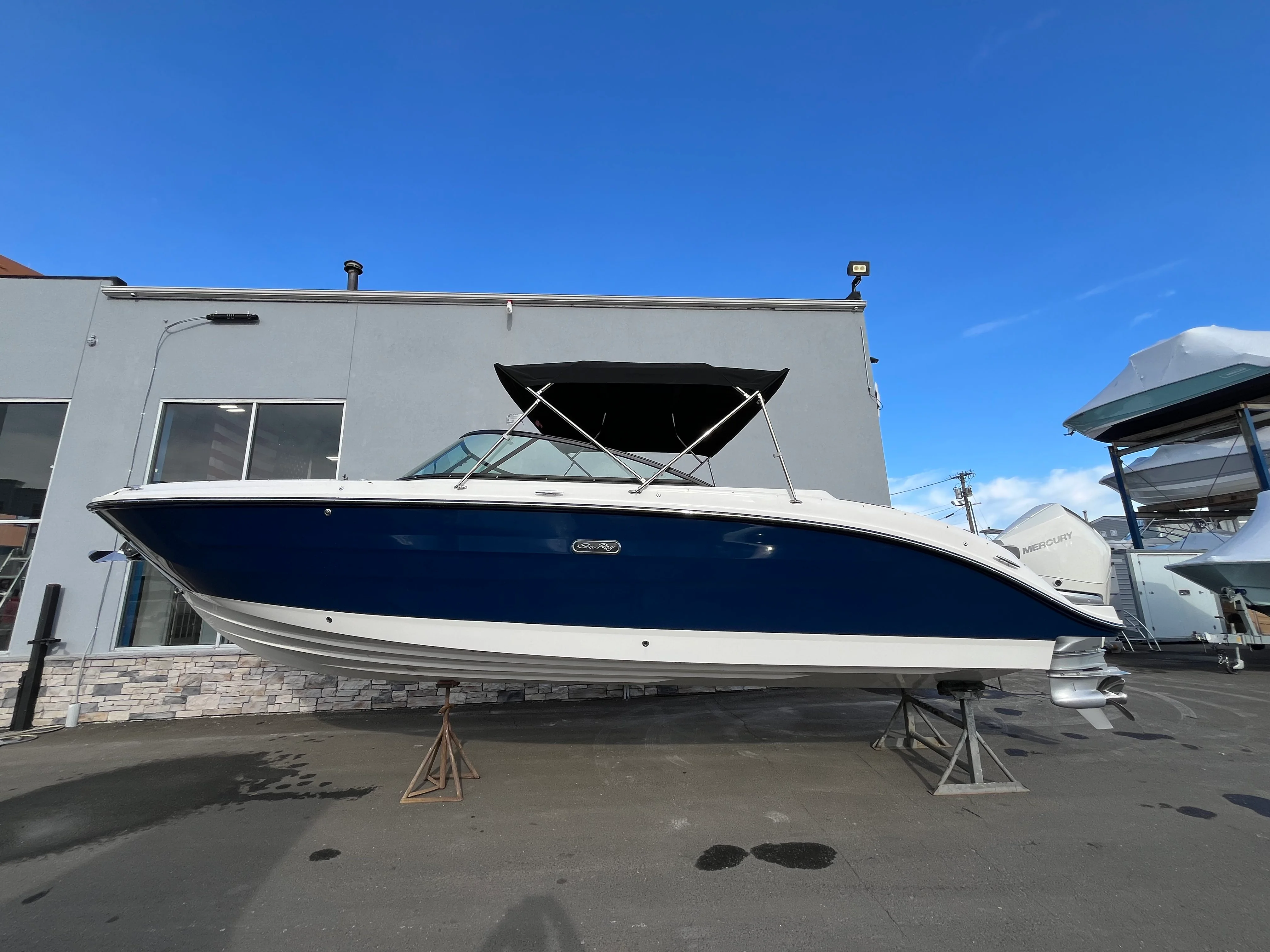 2025 Sea Ray SDX 270 Outboard Image Thumbnail #0