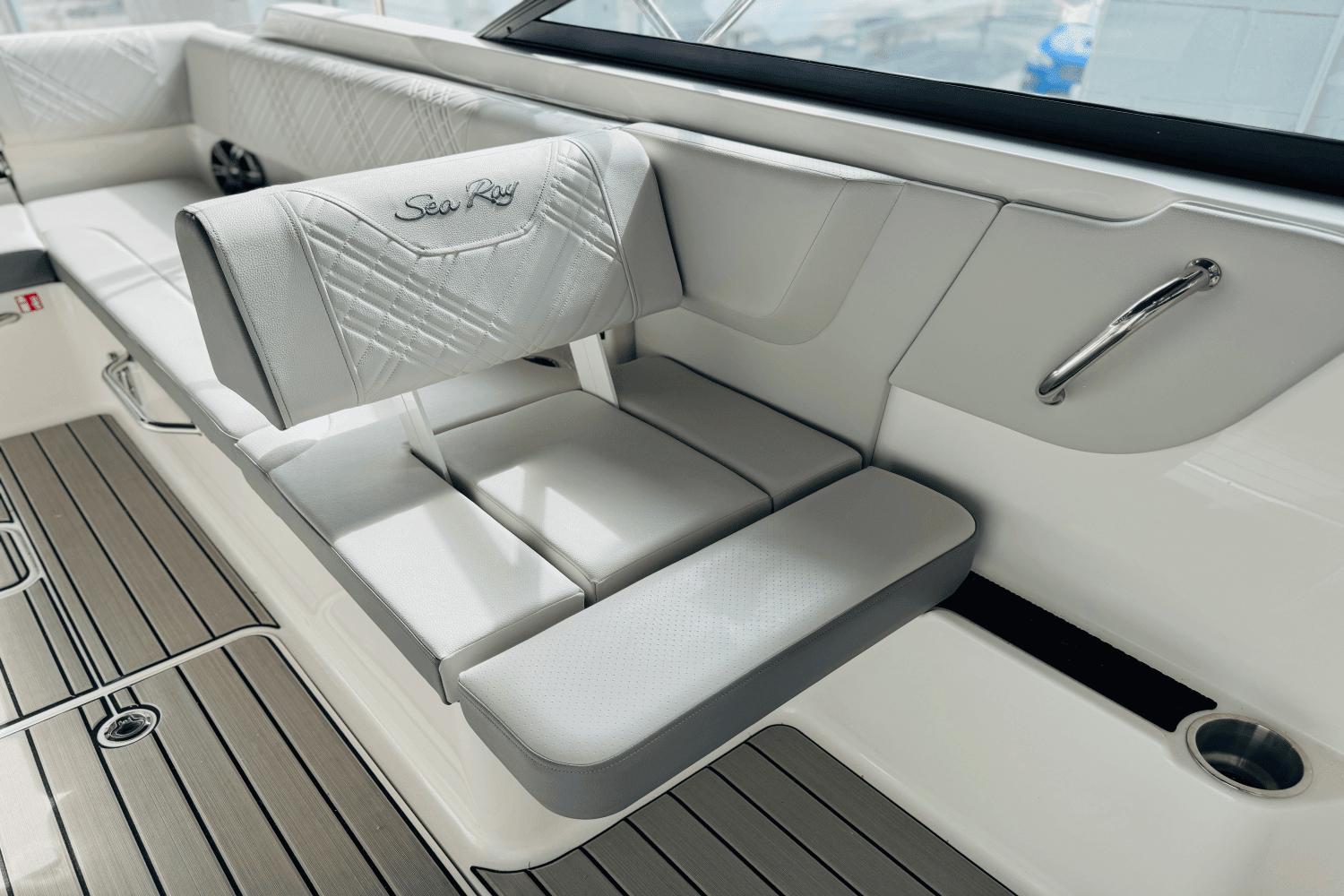 2025 Sea Ray SDX 270 Outboard Image Thumbnail #20