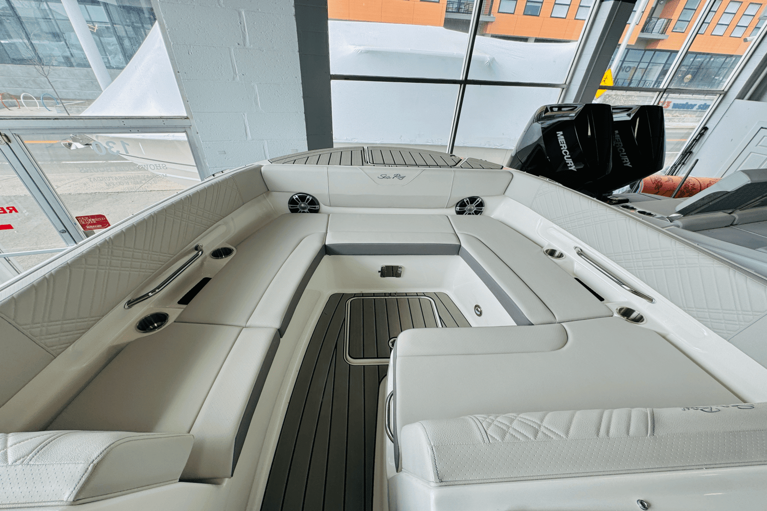 2025 Sea Ray SDX 270 Outboard Image Thumbnail #41