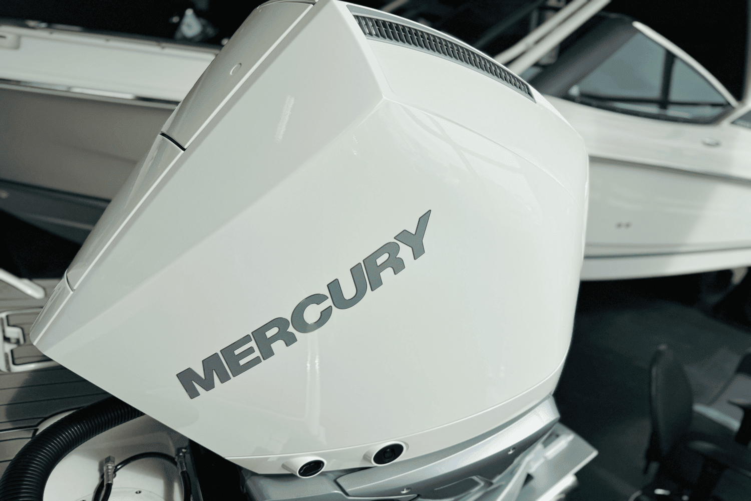 2025 Sea Ray SDX 270 Outboard Image Thumbnail #8
