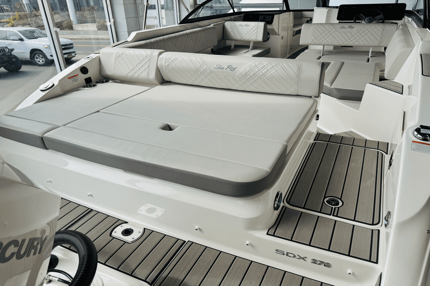 2025 Sea Ray SDX 270 Outboard Image Thumbnail #10