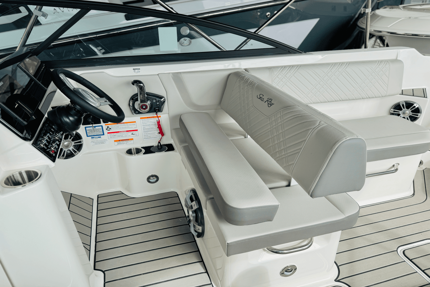 2025 Sea Ray SDX 270 Outboard Image Thumbnail #25