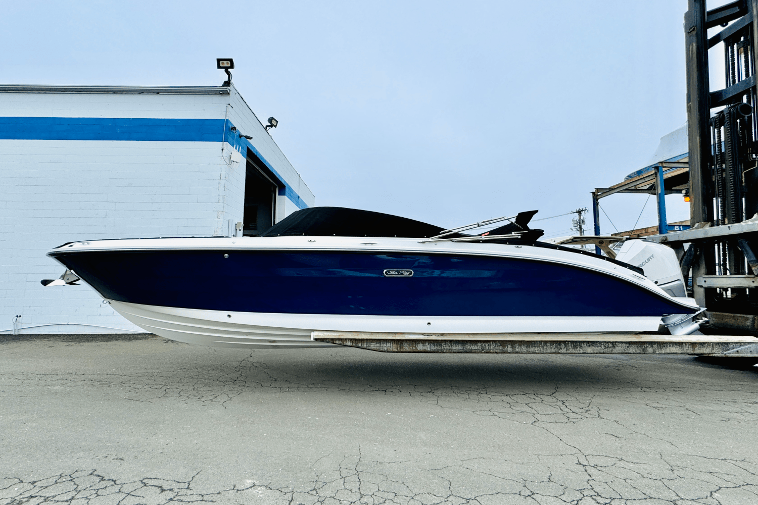 2025 Sea Ray SDX 270 Outboard Image Thumbnail #0