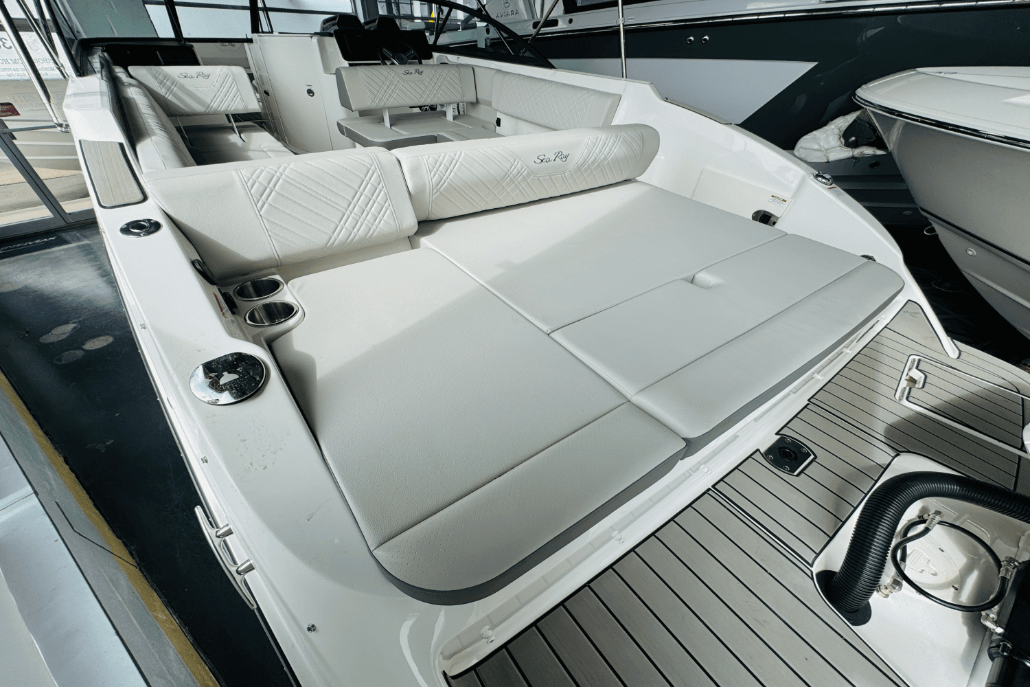 2025 Sea Ray SDX 270 Outboard Image Thumbnail #11