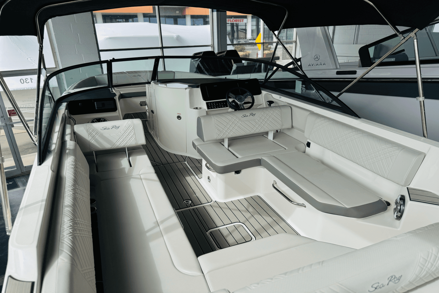 2025 Sea Ray SDX 270 Outboard Image Thumbnail #13