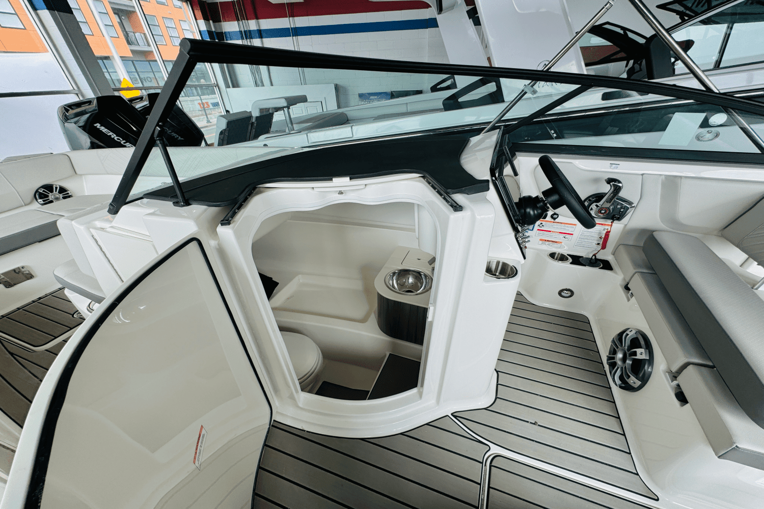 2025 Sea Ray SDX 270 Outboard Image Thumbnail #35