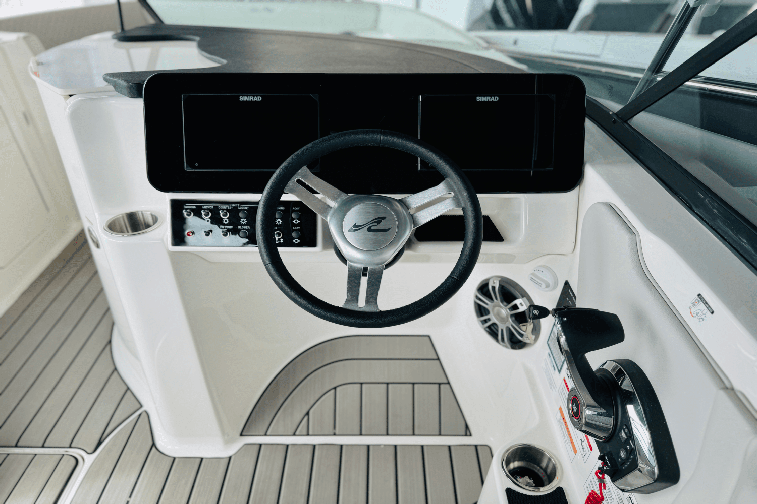 2025 Sea Ray SDX 270 Outboard Image Thumbnail #29