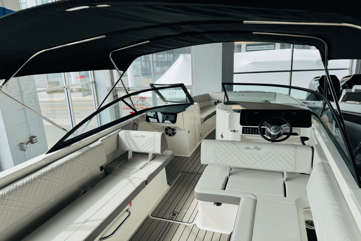 2025 Sea Ray SDX 270 Outboard Image Thumbnail #23