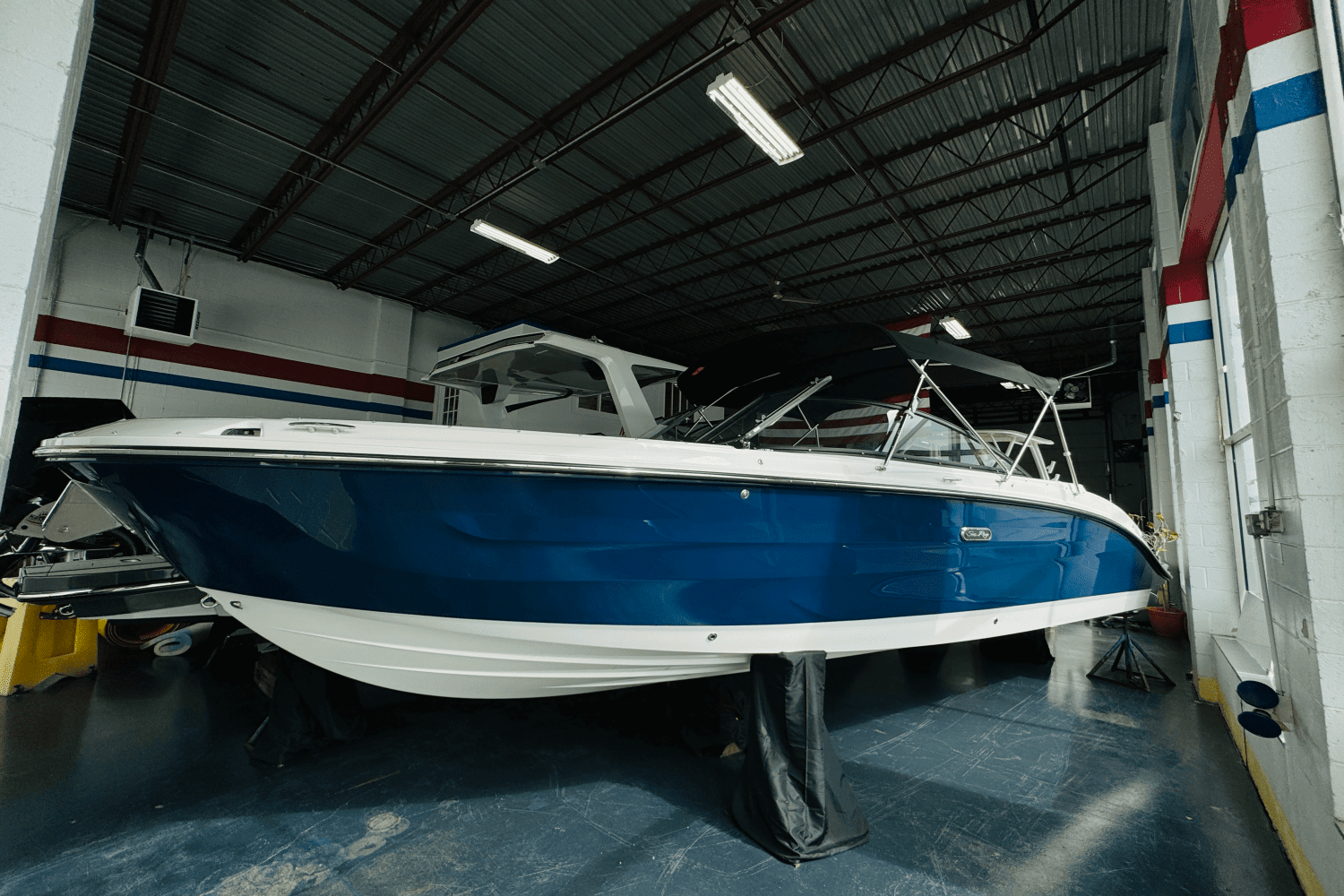 2025 Sea Ray SDX 270 Outboard Image Thumbnail #4