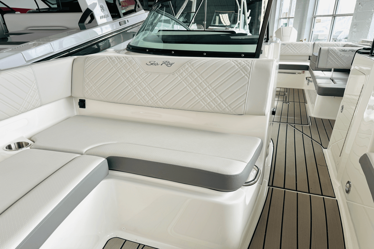 2025 Sea Ray SDX 270 Outboard Image Thumbnail #47