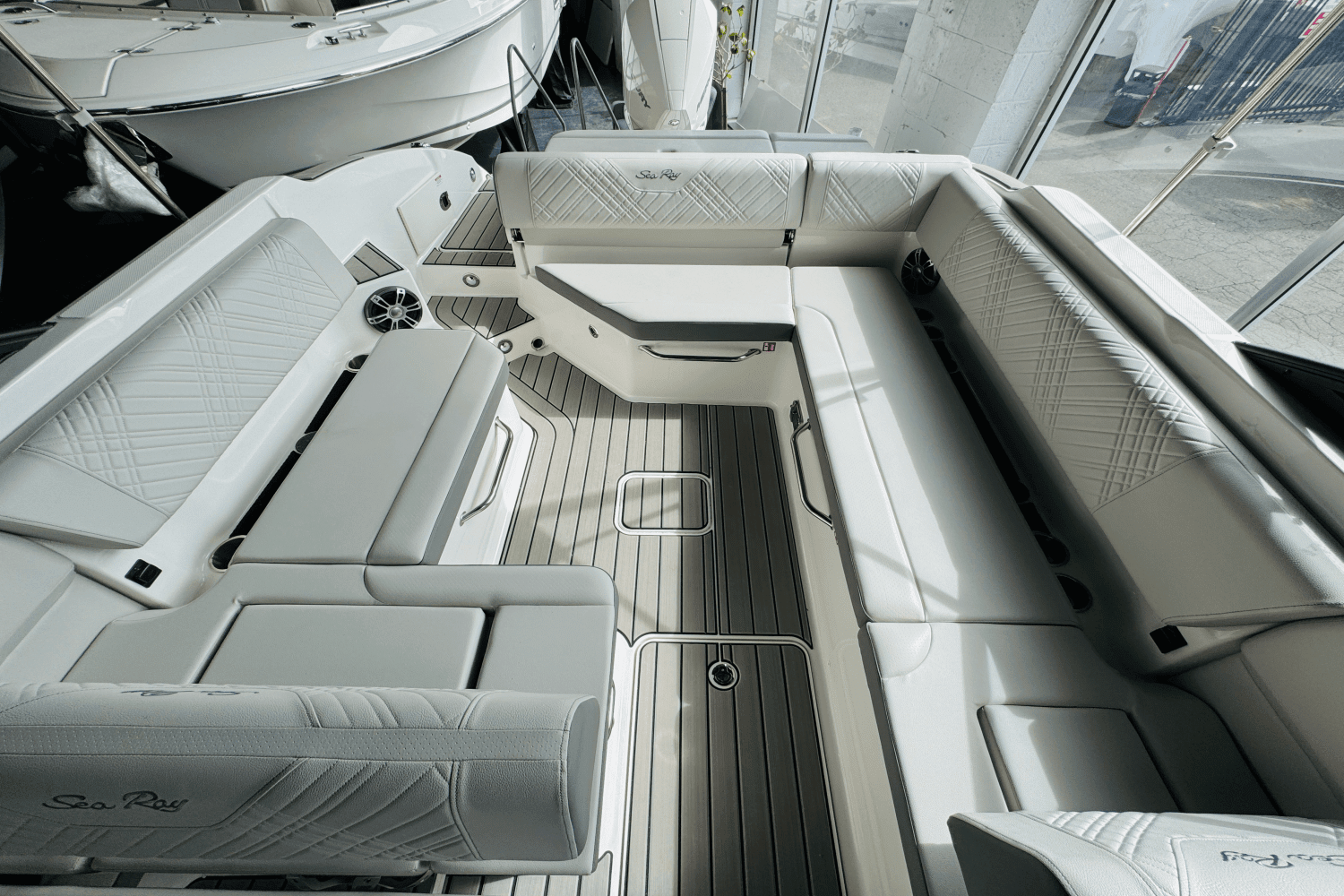 2025 Sea Ray SDX 270 Outboard Image Thumbnail #15