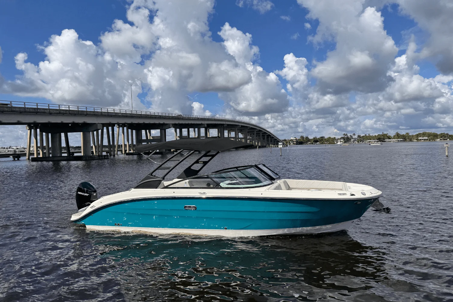 2025 Sea Ray SDX 270 Outboard Image Thumbnail #2