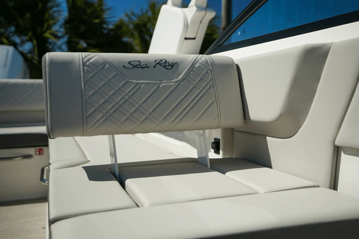 2025 Sea Ray SDX 270 Outboard Image Thumbnail #19