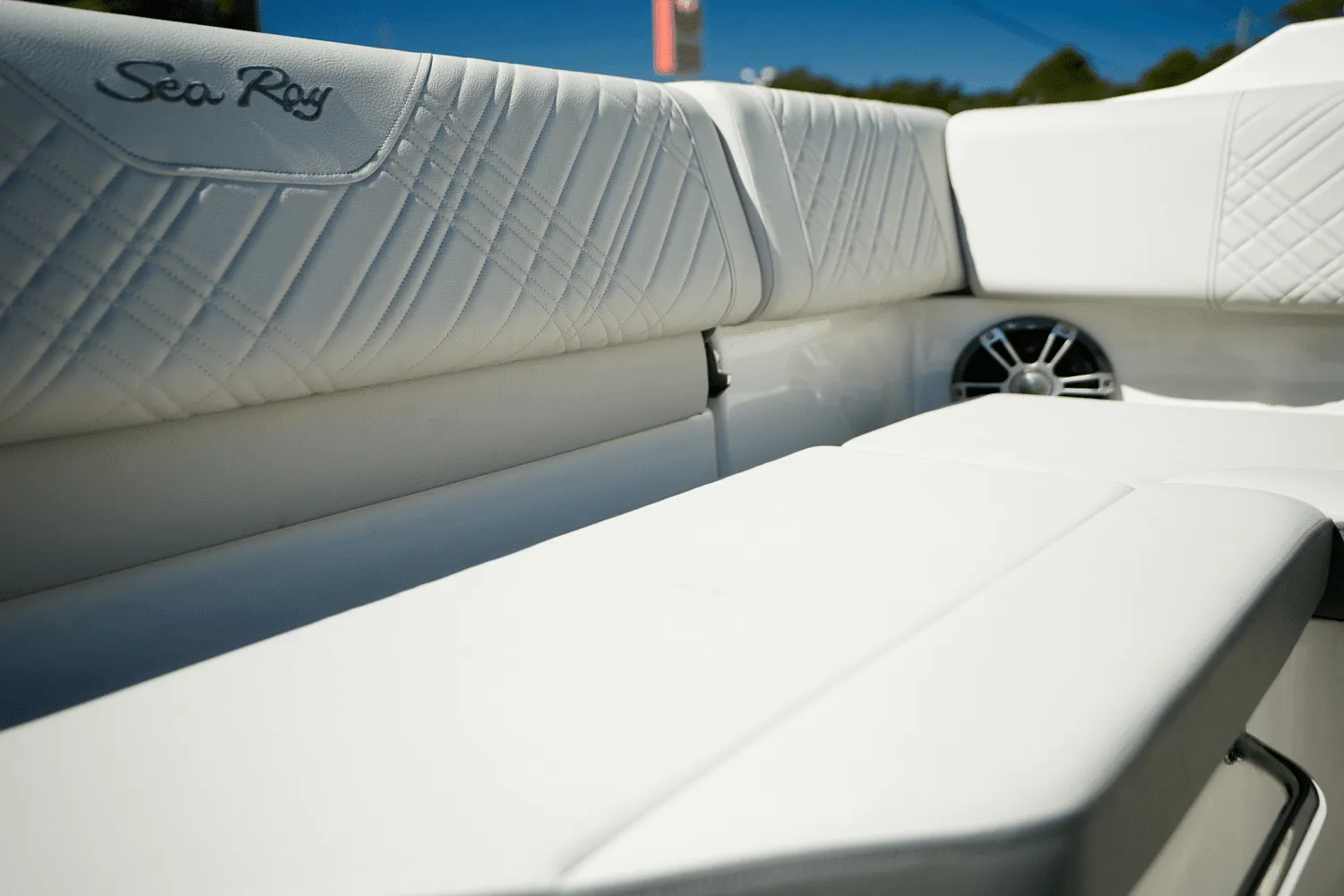 2025 Sea Ray SDX 270 Outboard Image Thumbnail #13