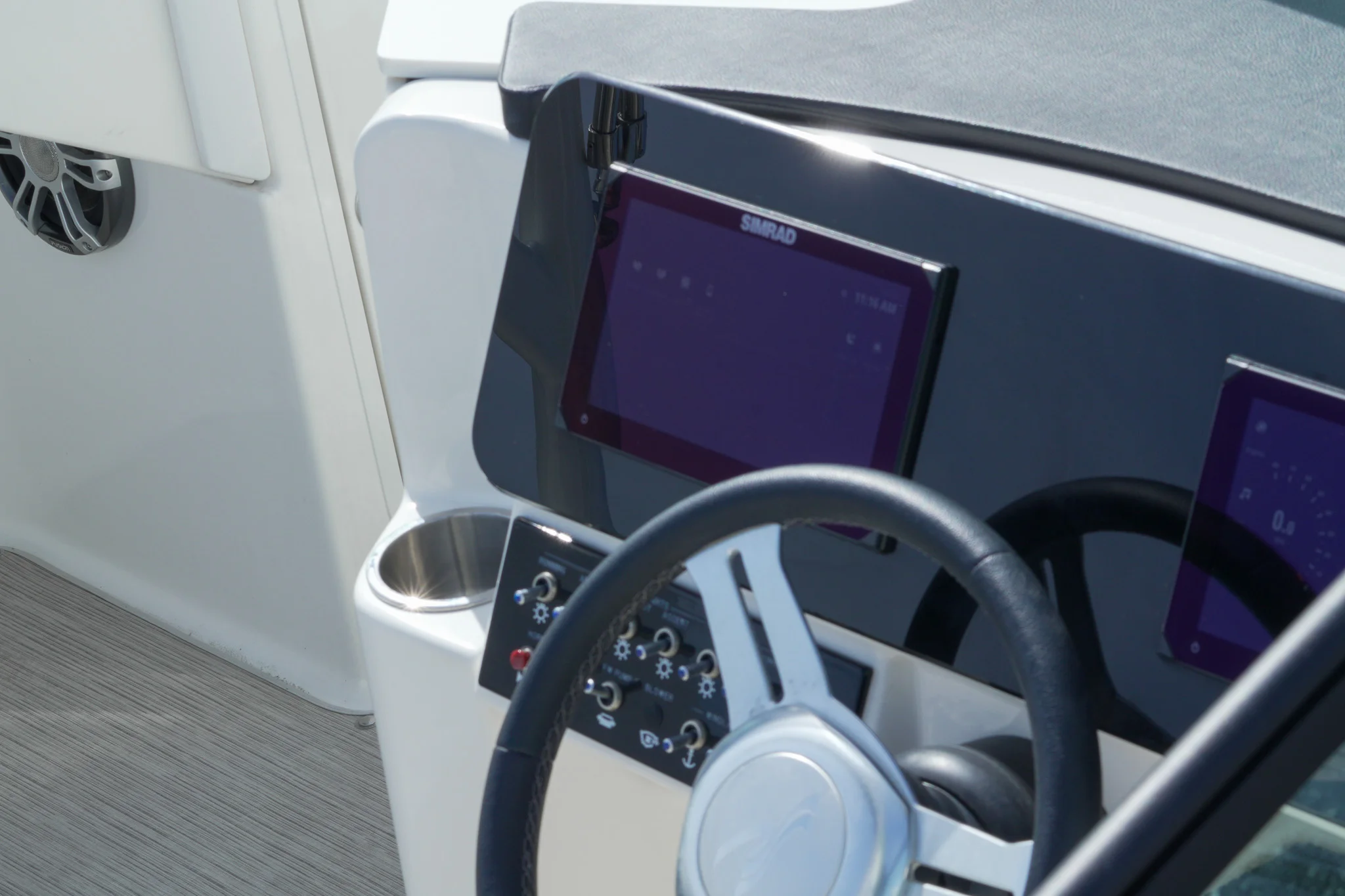 2025 Sea Ray SDX 270 Outboard Image Thumbnail #27