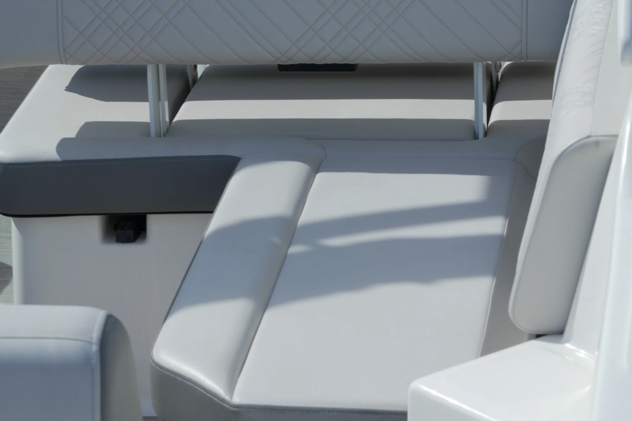 2025 Sea Ray SDX 270 Outboard Image Thumbnail #23