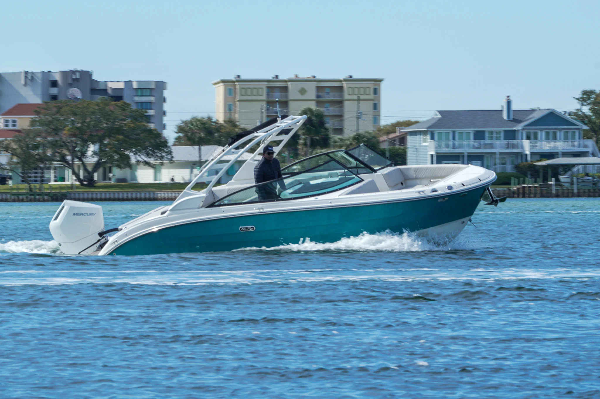 2025 Sea Ray SDX 270 Outboard Image Thumbnail #9