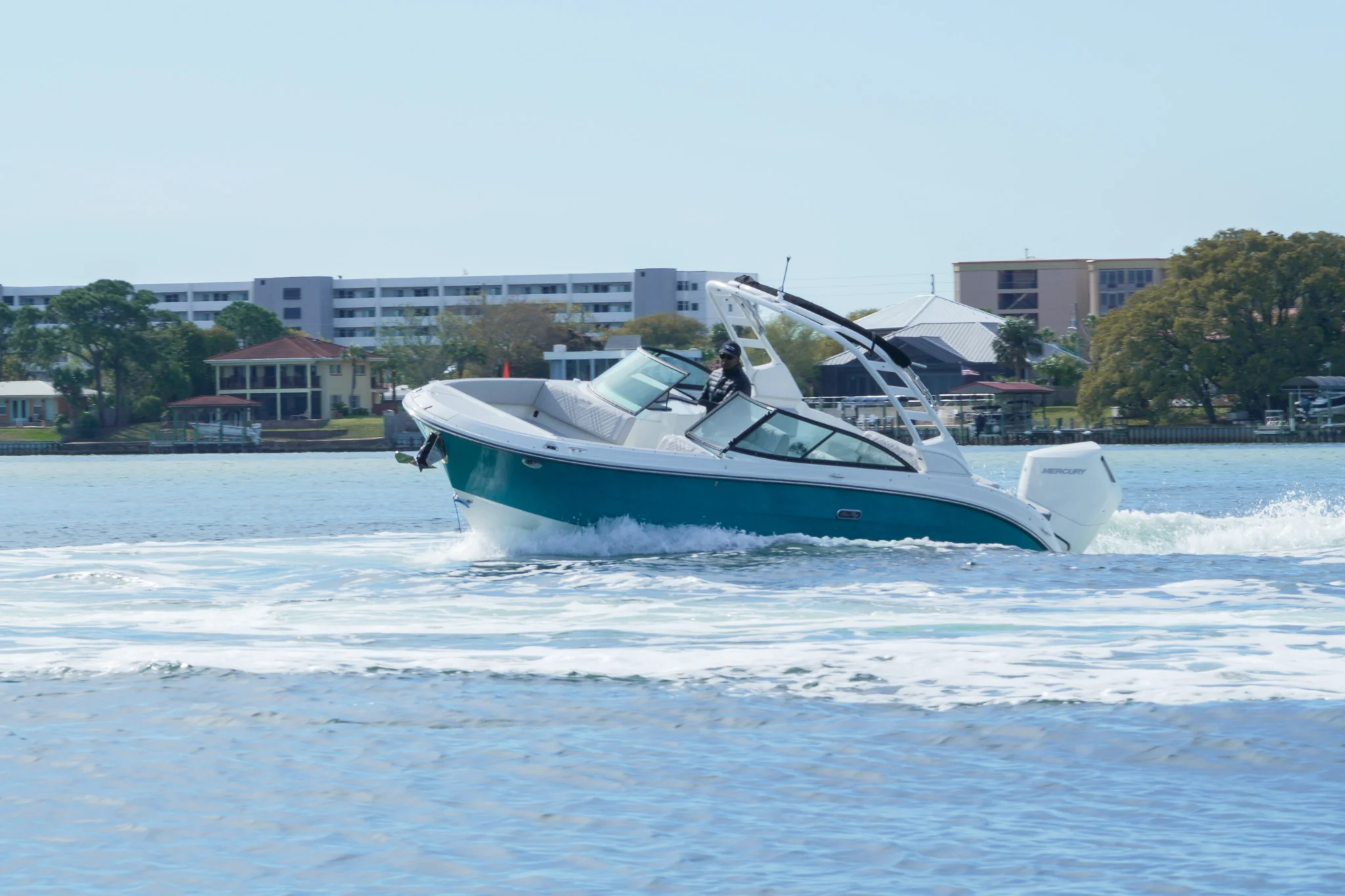2025 Sea Ray SDX 270 Outboard Image Thumbnail #15