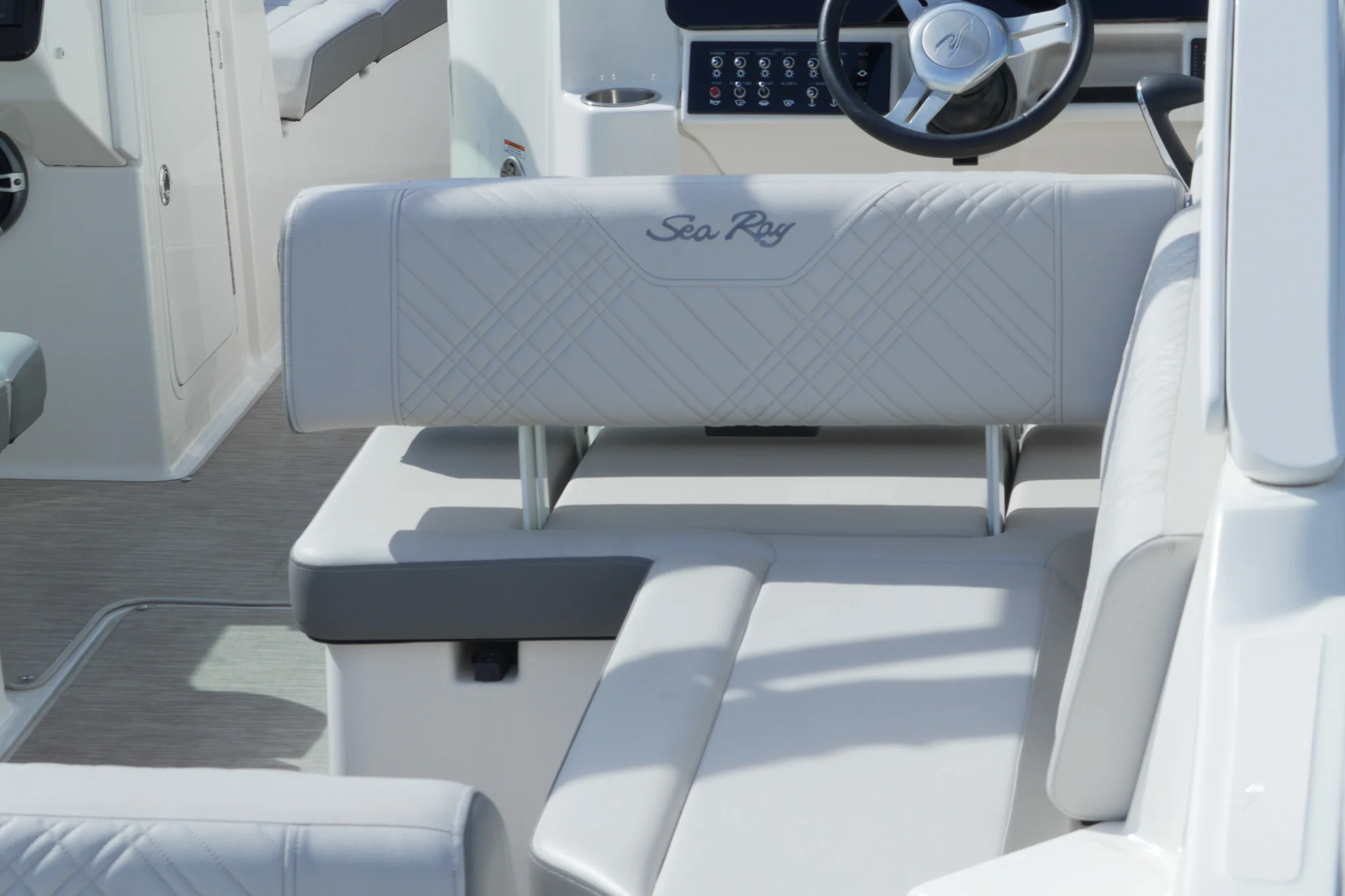 2025 Sea Ray SDX 270 Outboard Image Thumbnail #21