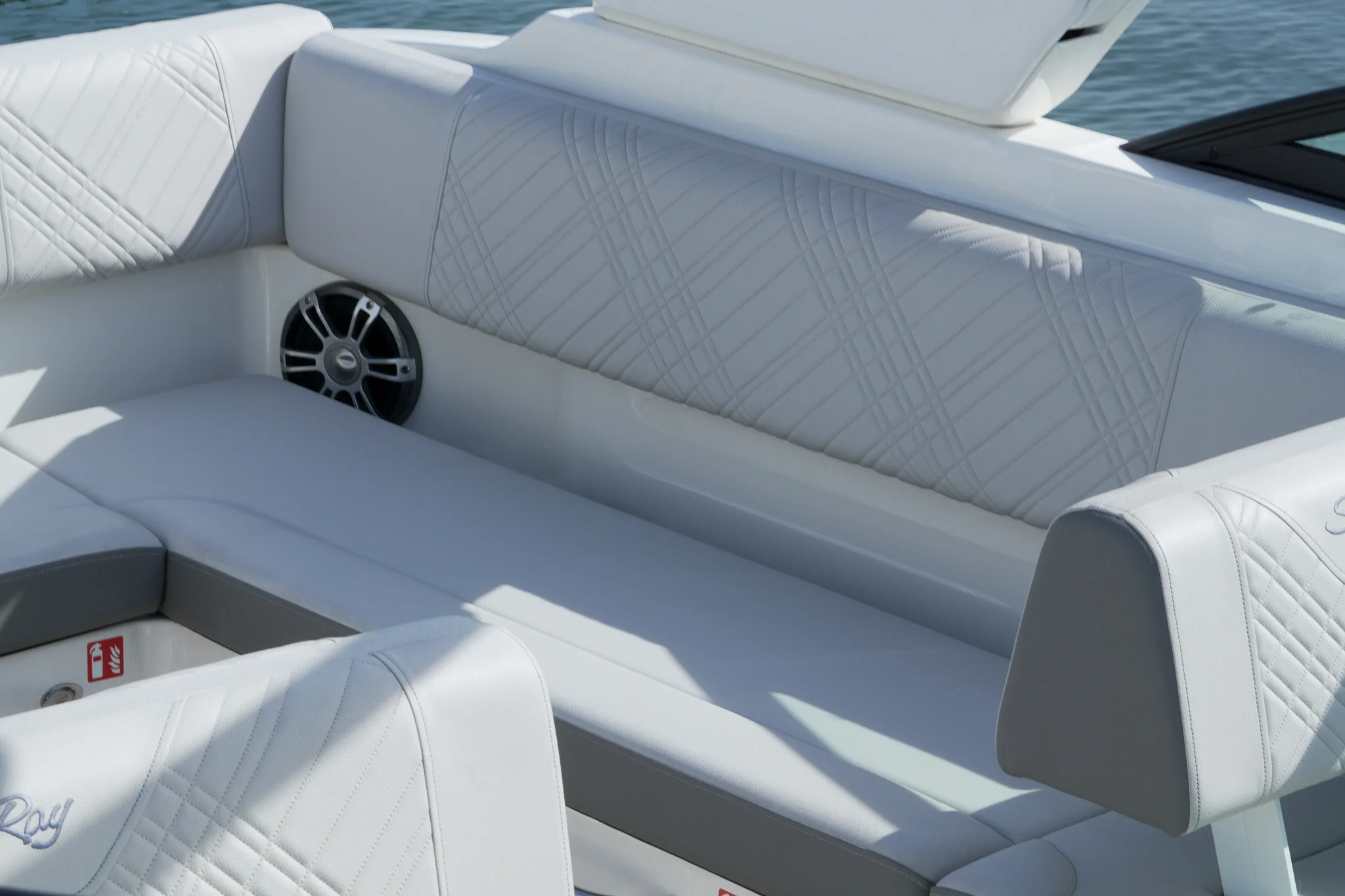 2025 Sea Ray SDX 270 Outboard Image Thumbnail #37