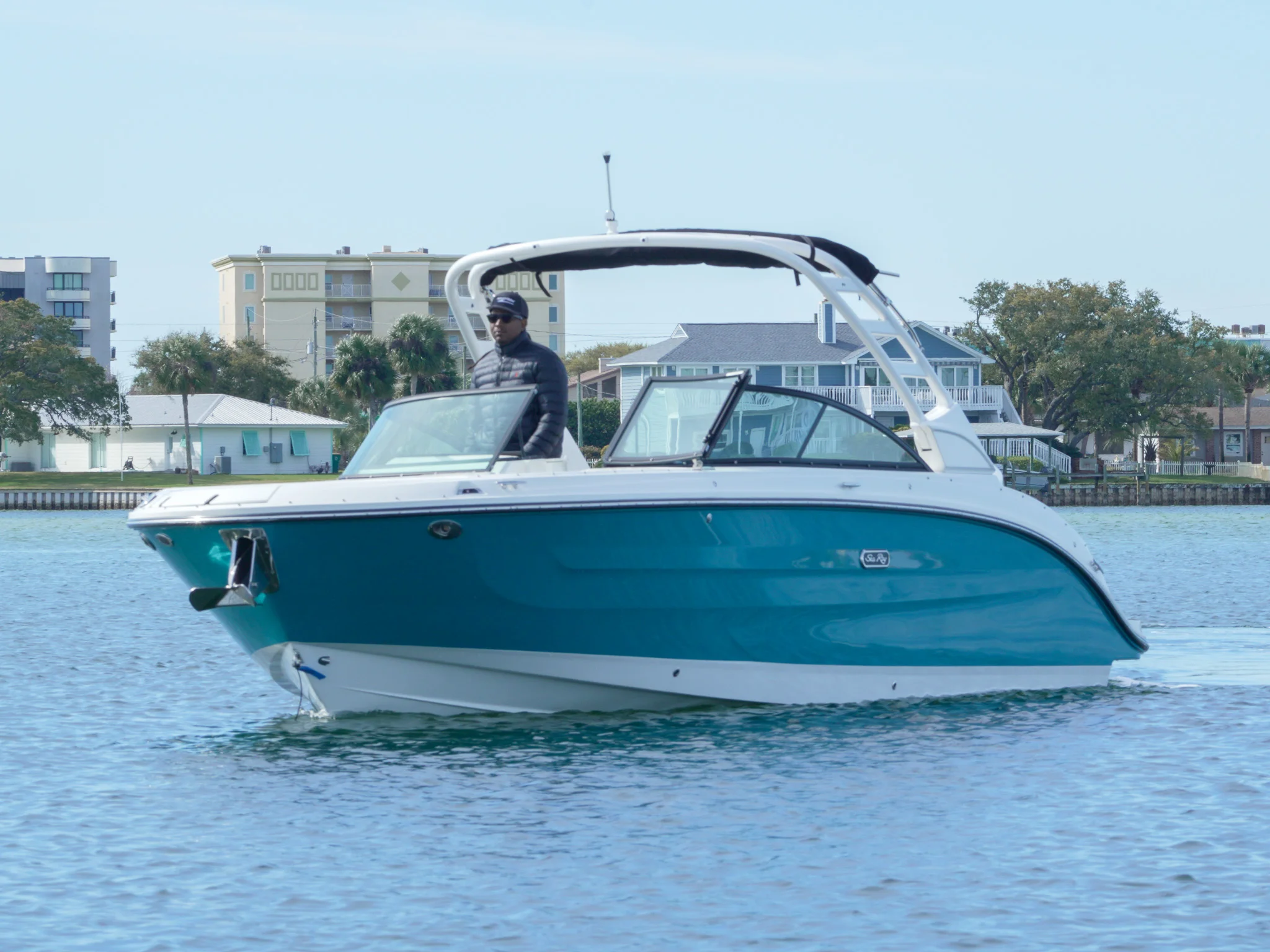 2025 Sea Ray SDX 270 Outboard Image Thumbnail #5