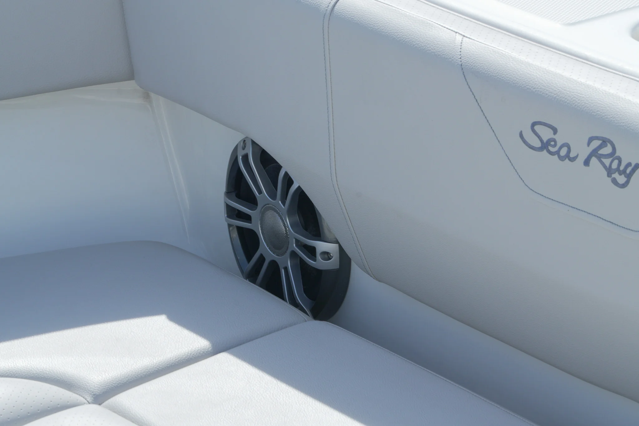 2025 Sea Ray SDX 270 Outboard Image Thumbnail #35