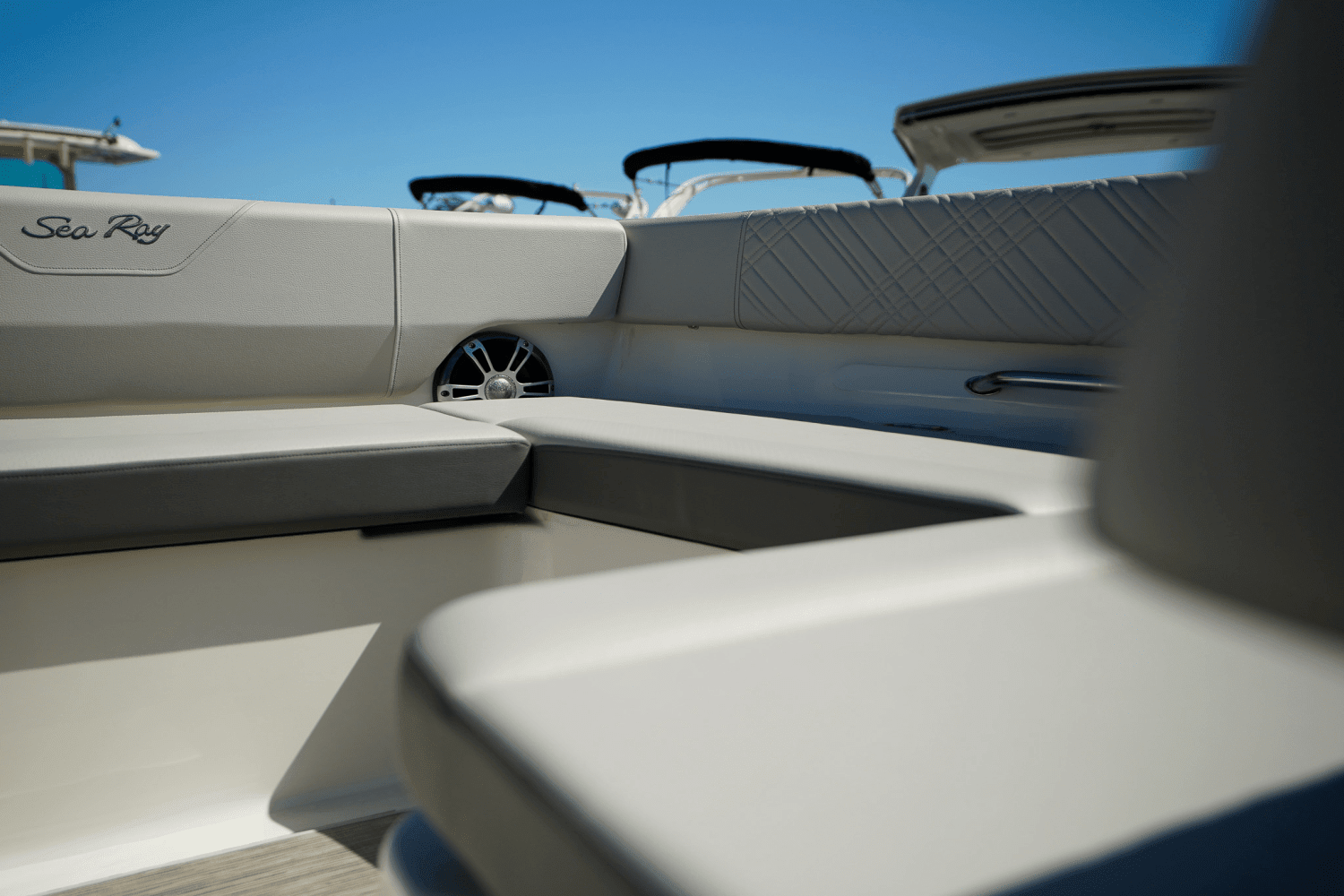 2025 Sea Ray SDX 270 Outboard Image Thumbnail #37